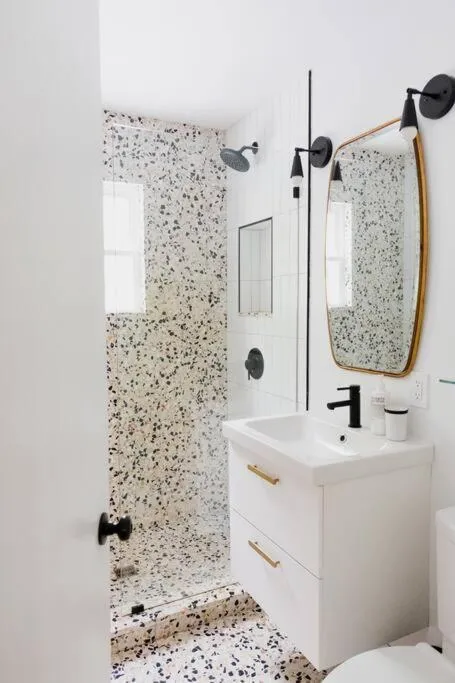 Bathroom in The Norsdale plus CMYK Motel on 10 acres in Phoenicia