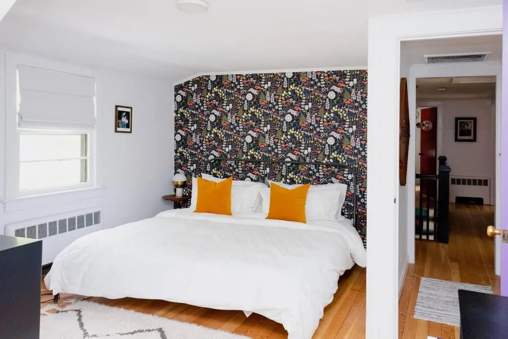 Bedroom, Bed in The Norsdale plus CMYK Motel on 10 acres in Phoenicia