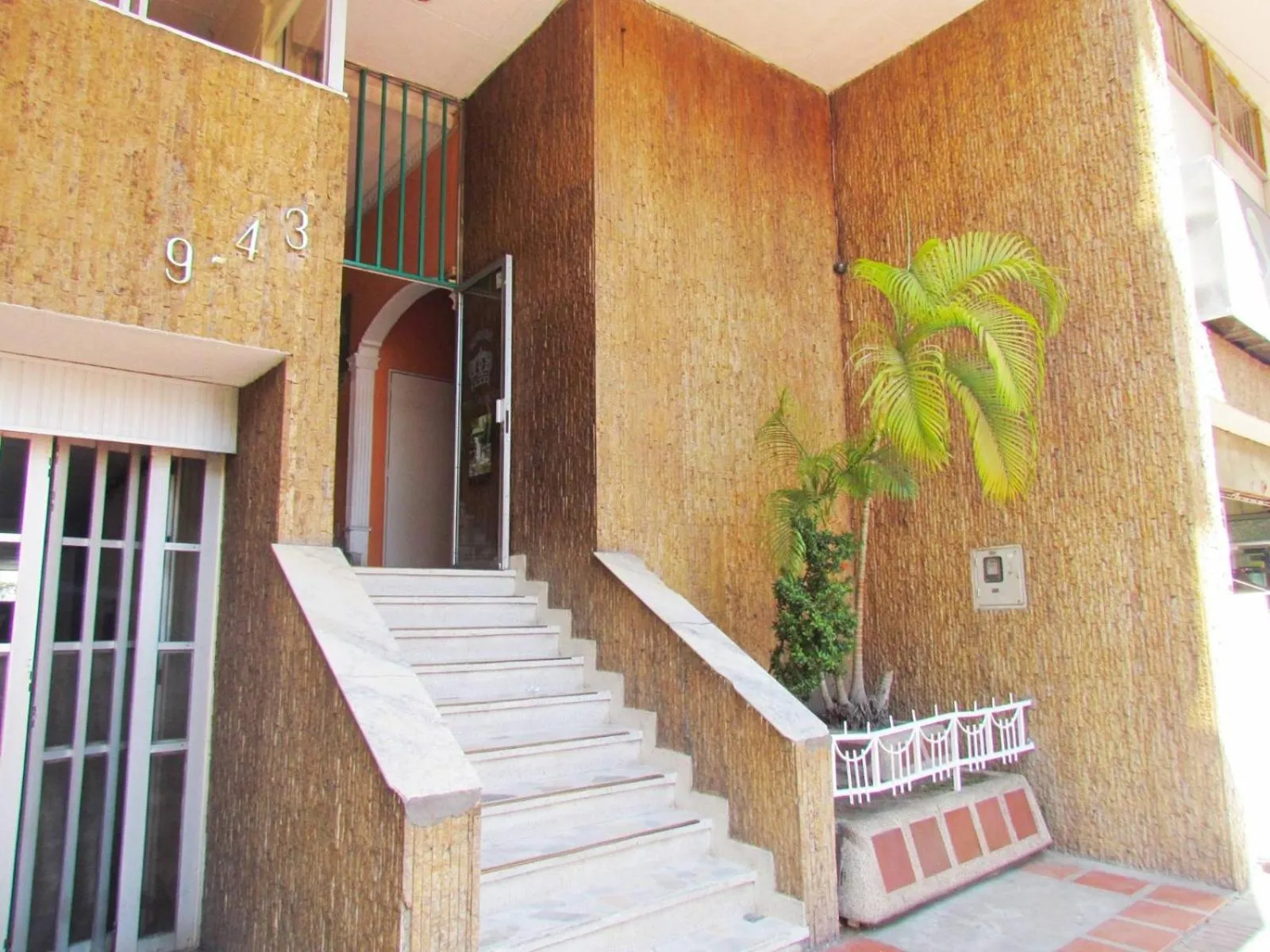 Facade/entrance in HOTEL DINASTIA REAL NEIVA