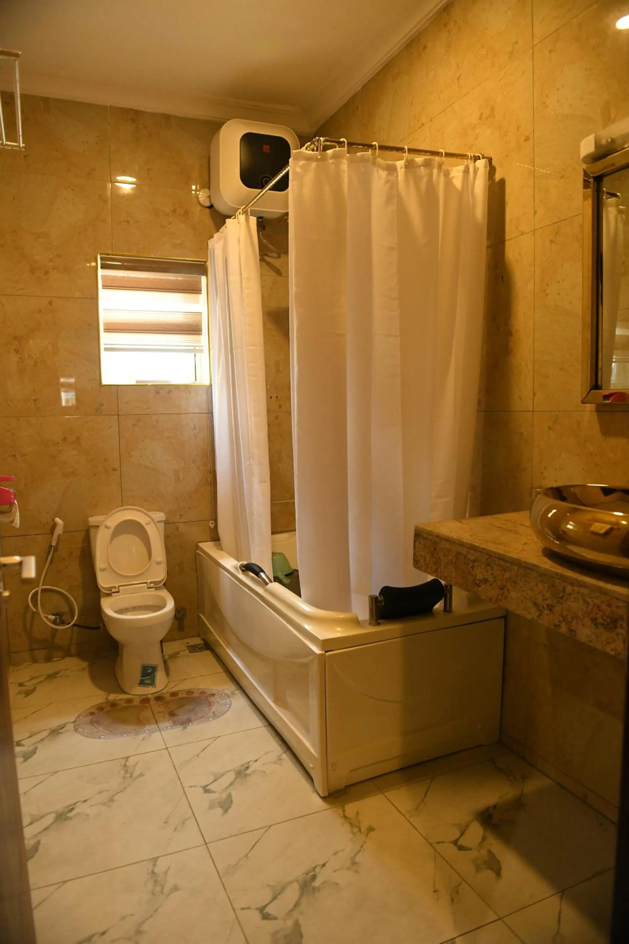 Toilet in Portland Resort Hotel