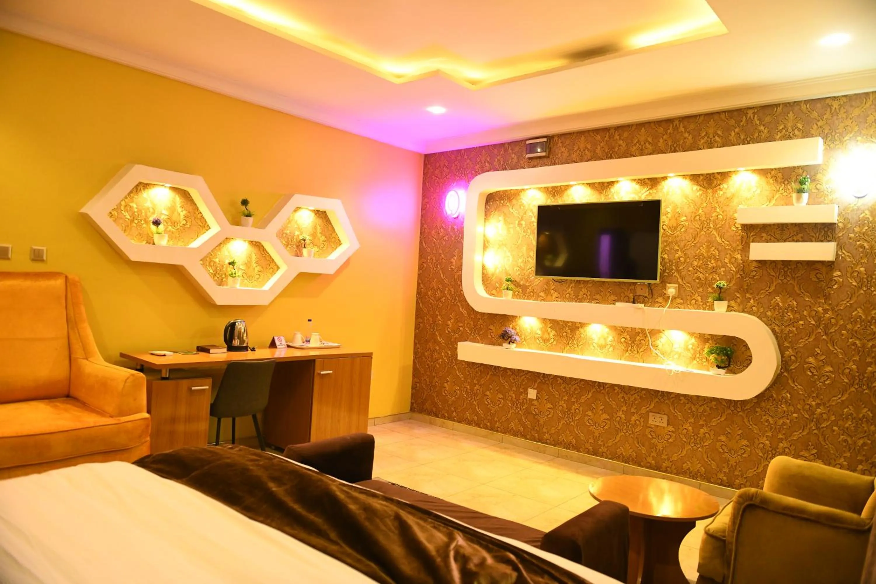 Bed in Portland Resort Hotel