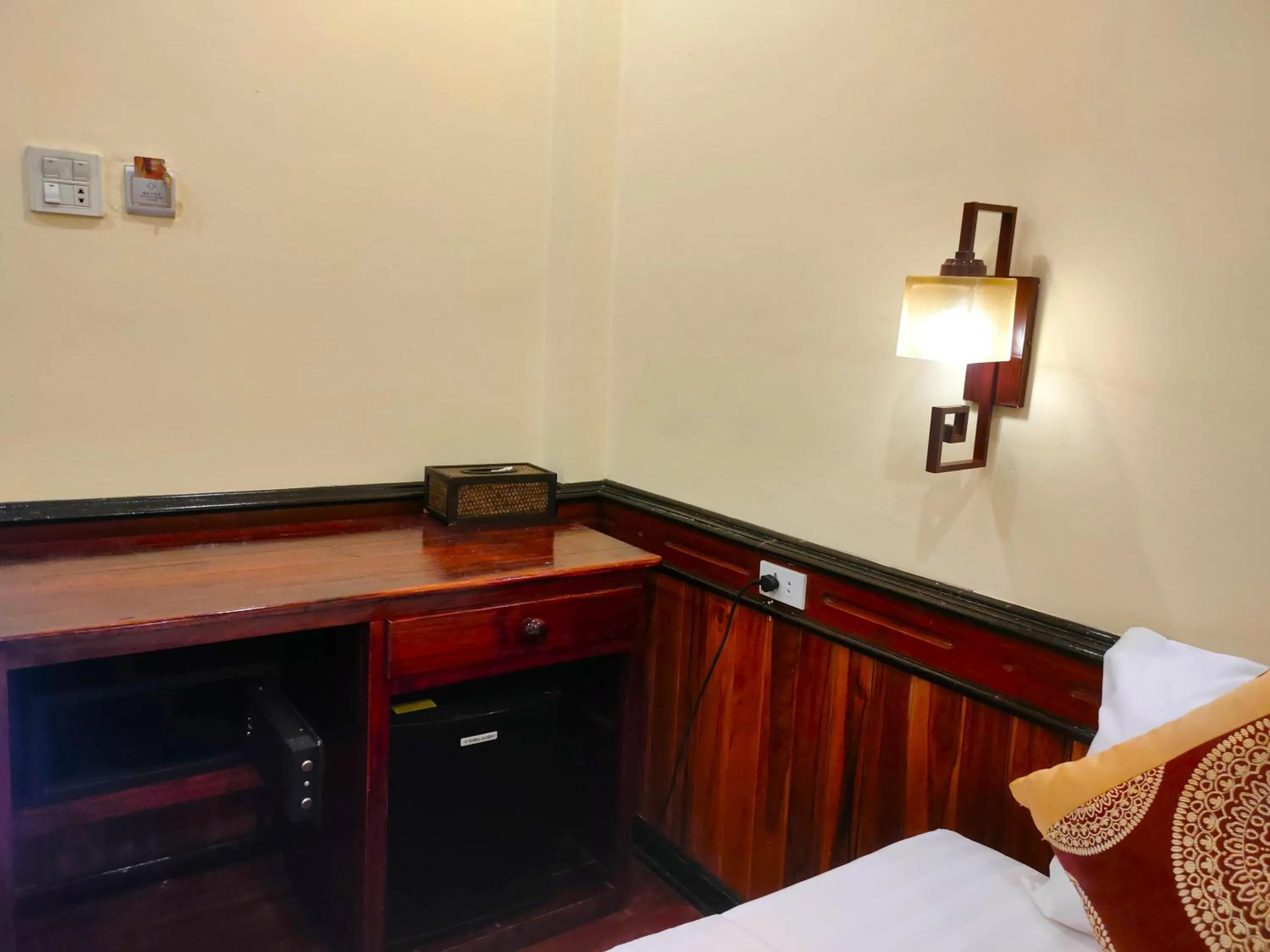 Decorative detail, Bed in Lotus Corner - Heritage B&B