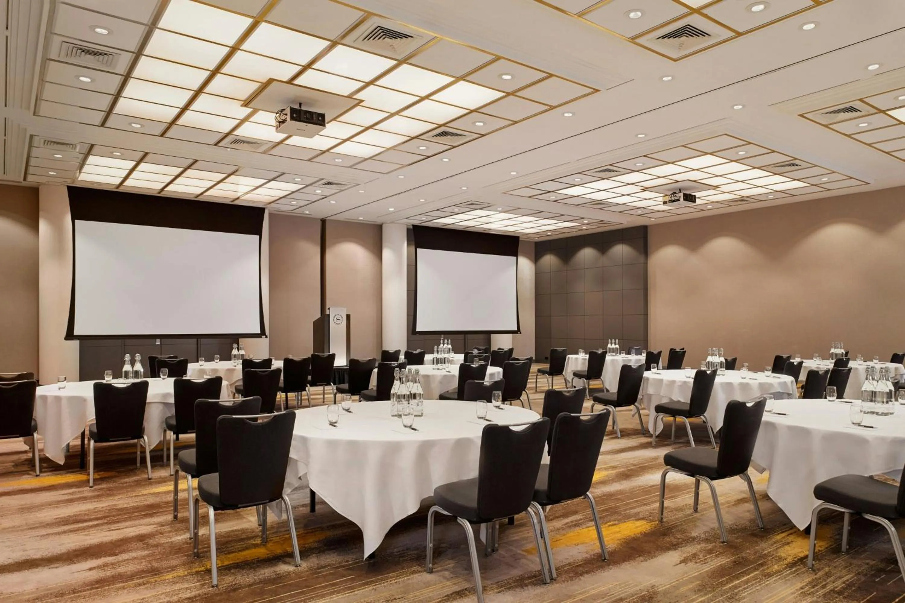 Meeting/conference room in Sheraton Amsterdam Airport Hotel and Conference Center