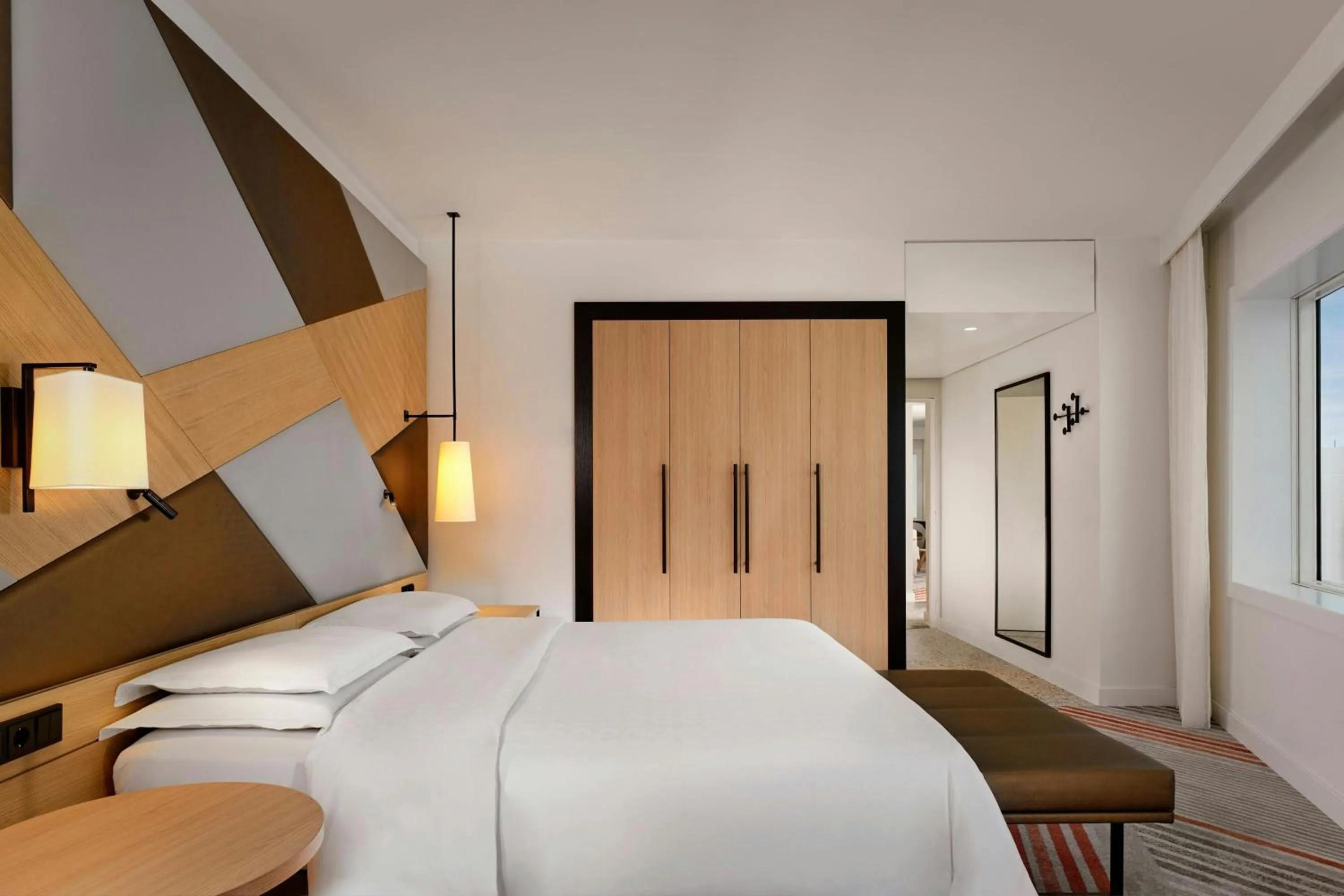 Bedroom, Bed in Sheraton Amsterdam Airport Hotel and Conference Center