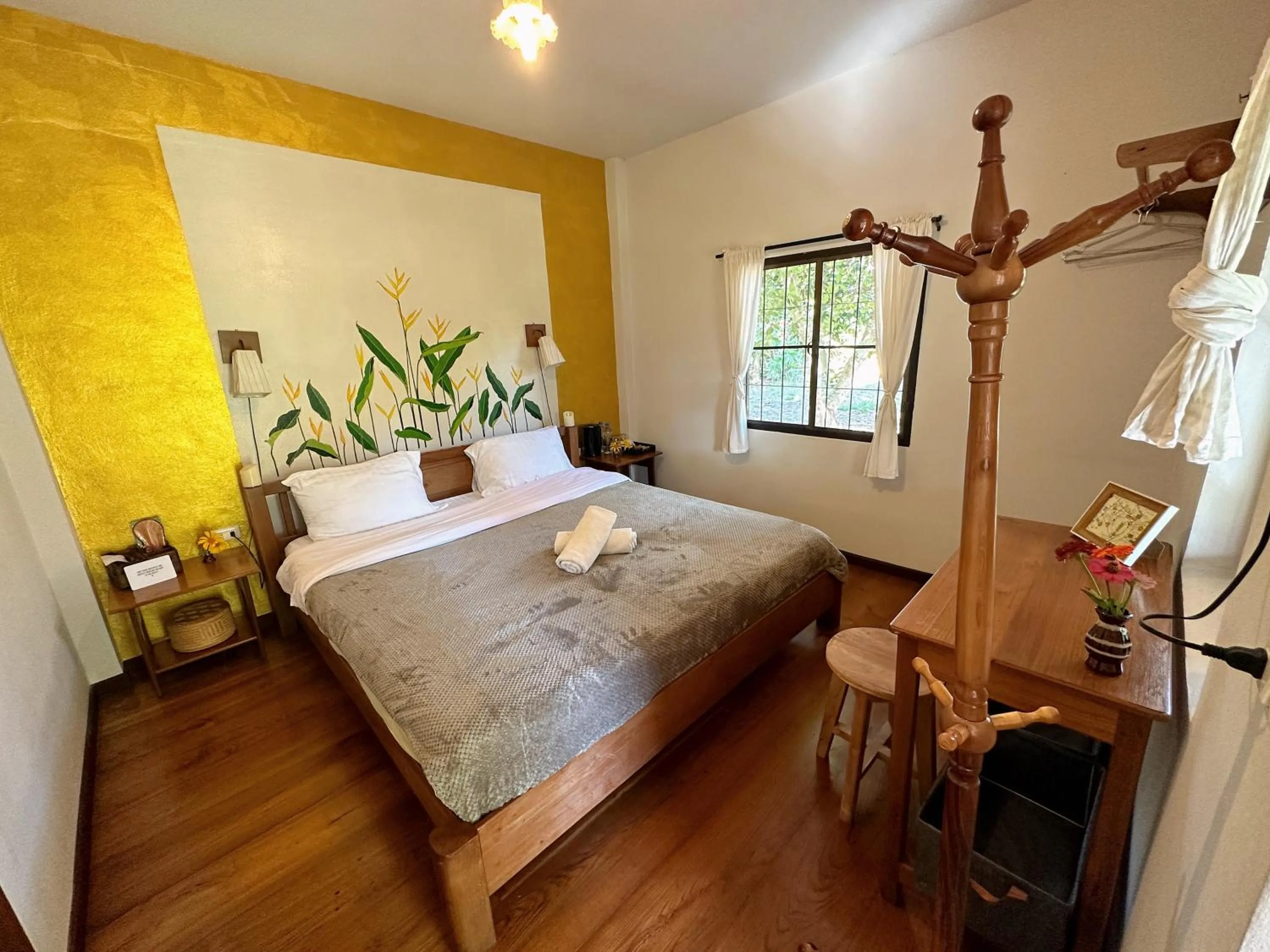 Bed in Pairadise Hotel