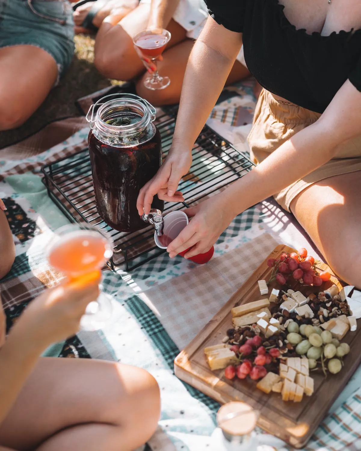 Food and drinks in Budds In Surfers Backpackers