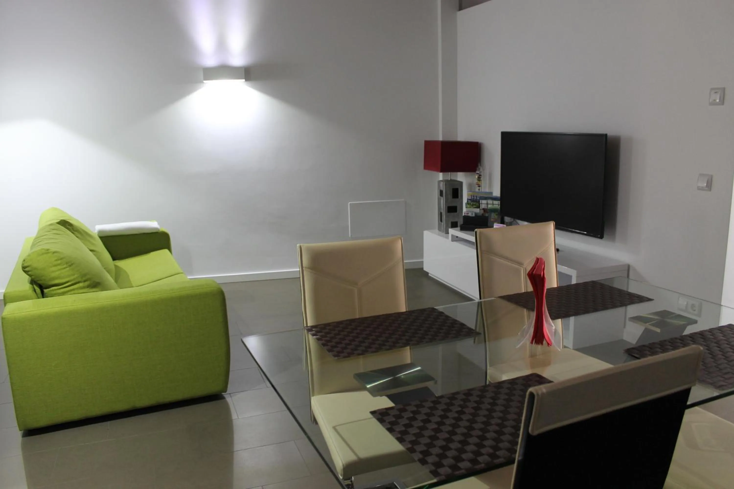 Communal lounge/ TV room in Apartment in the city of Olot Penthouse