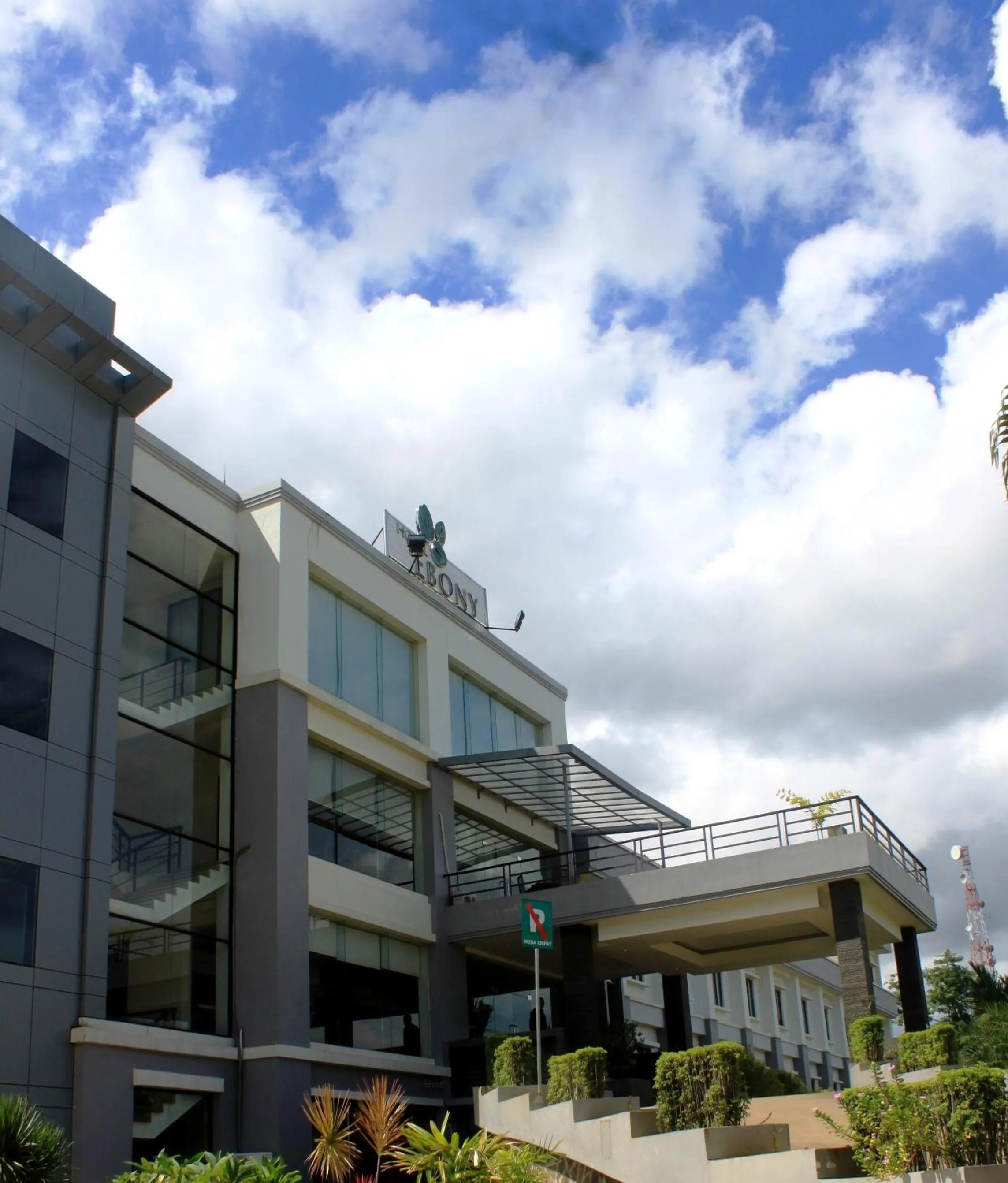 Facade/entrance in Hotel Ebony Batulicin