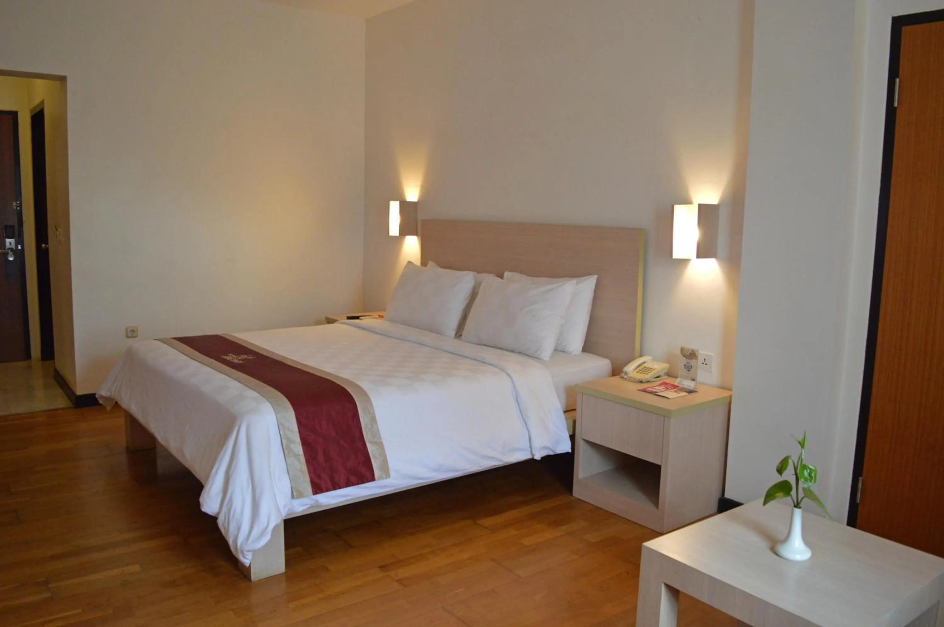 Bedroom, Bed in Hotel Ebony Batulicin