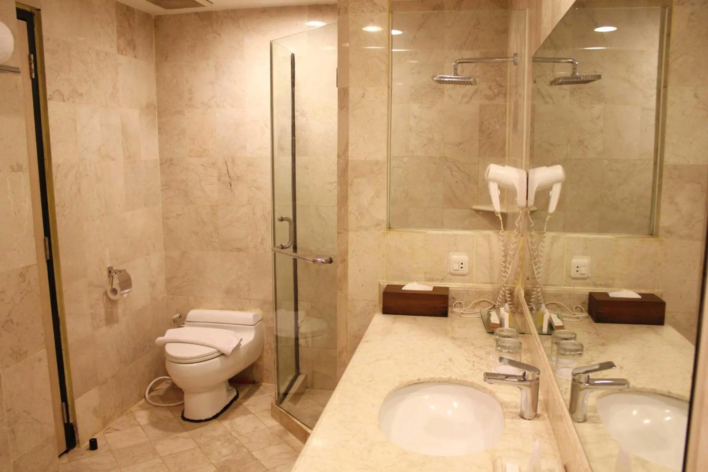 Bathroom in Hotel Ebony Batulicin