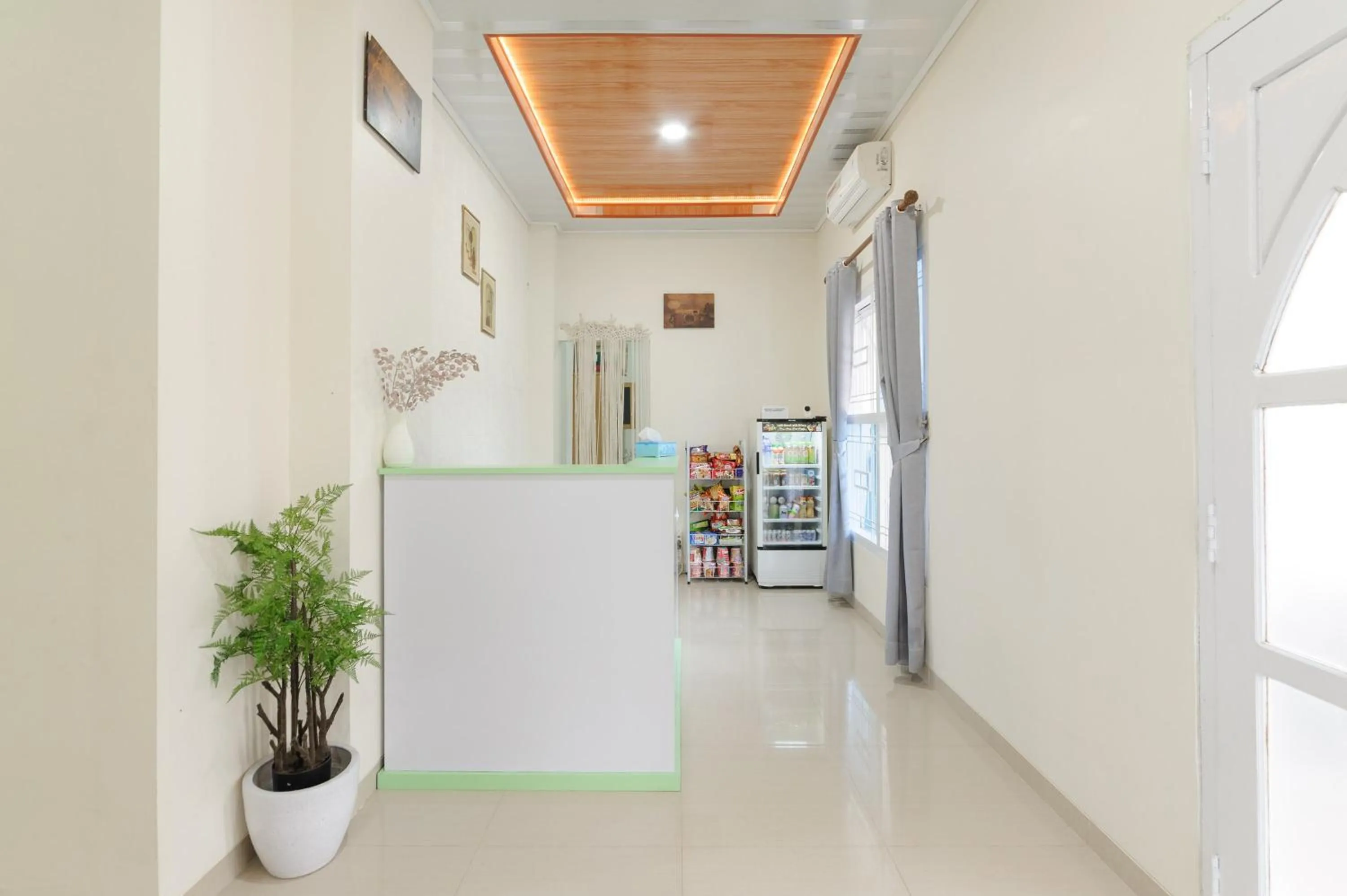 Lobby or reception in Urbanview Hotel Binwa Syariah Lampung by RedDoorz