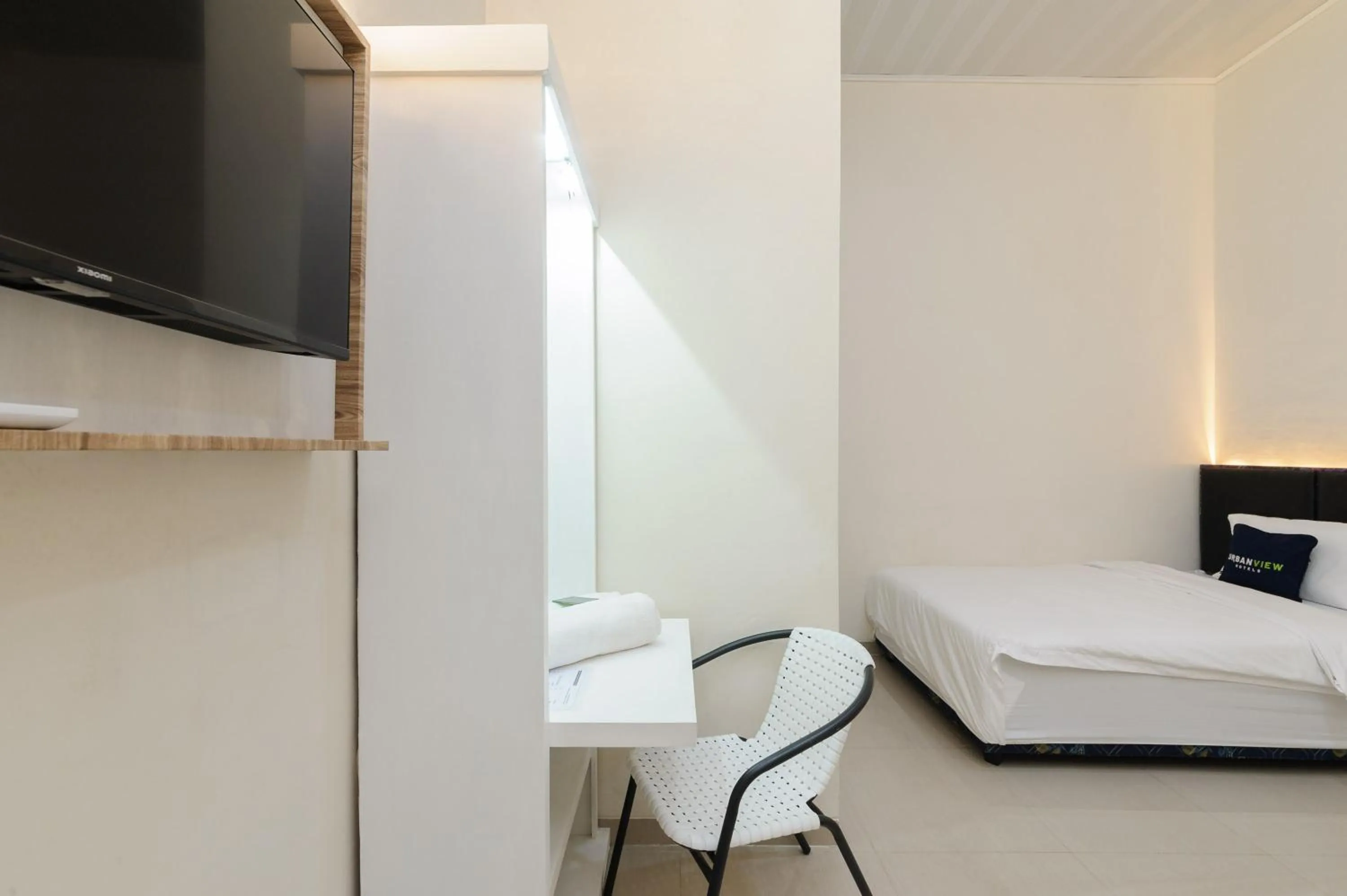 Bedroom, Bed in Urbanview Hotel Binwa Syariah Lampung by RedDoorz