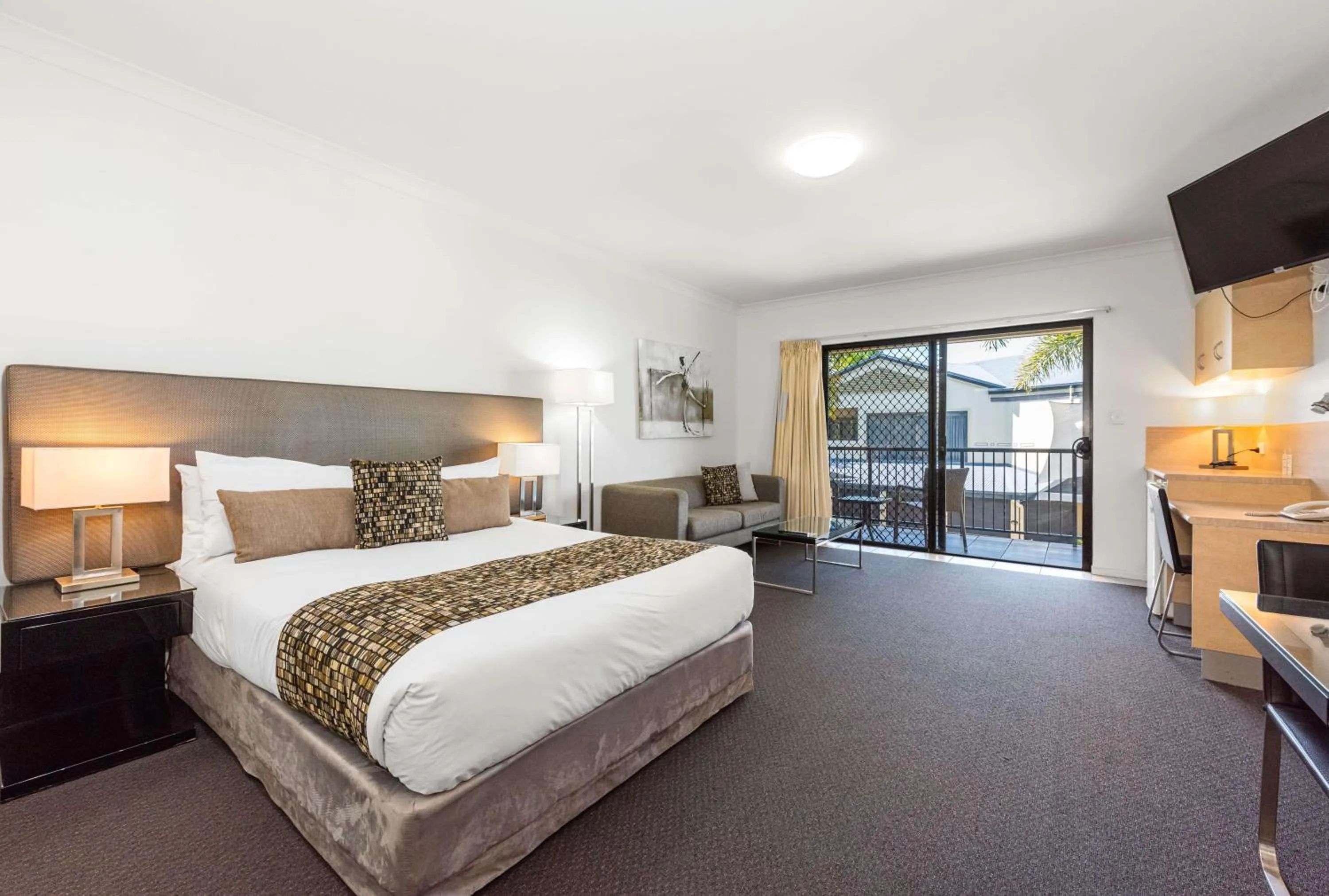 Photo of the whole room, Bed in Coral Cay Resort