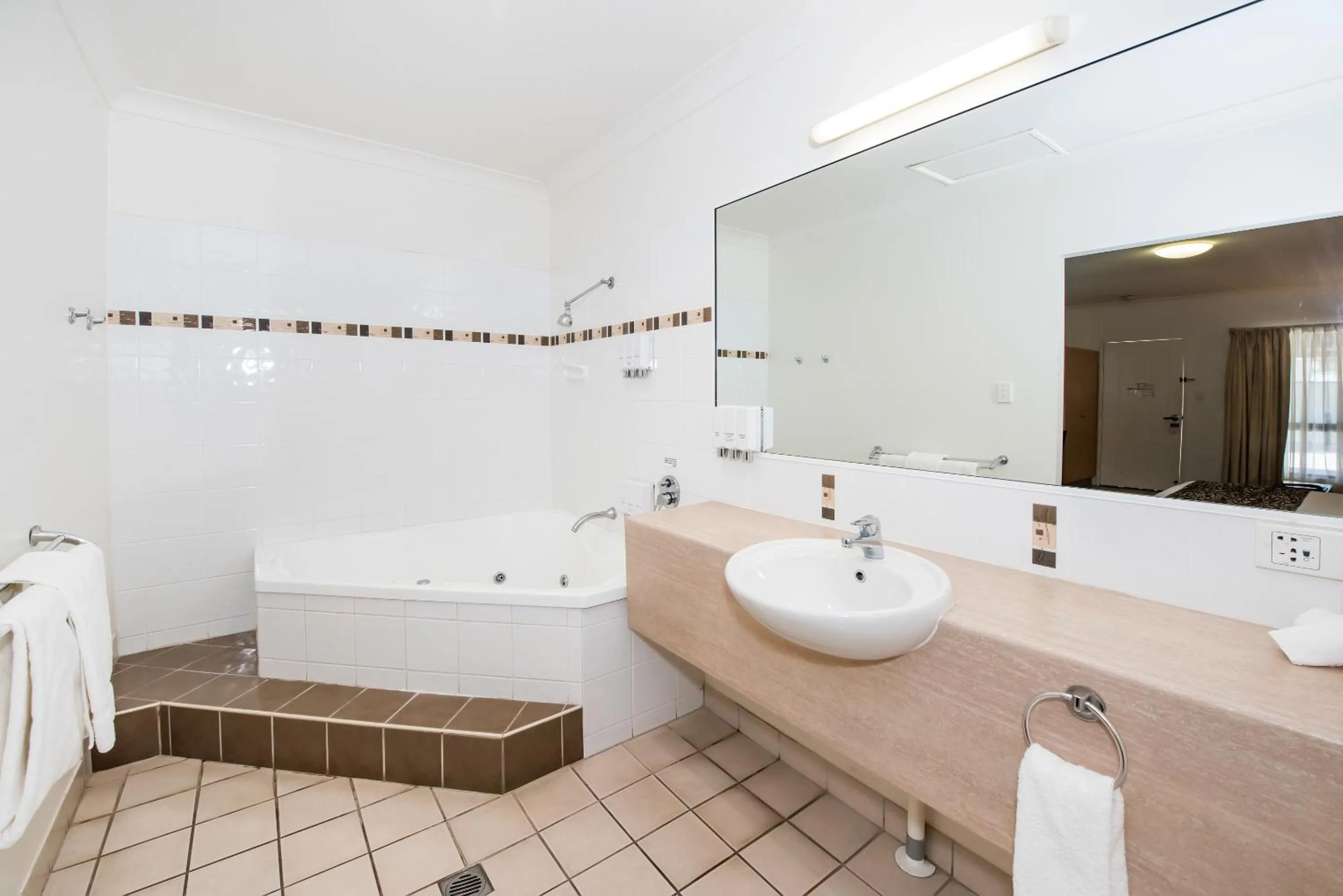 Hot Tub in Coral Cay Resort