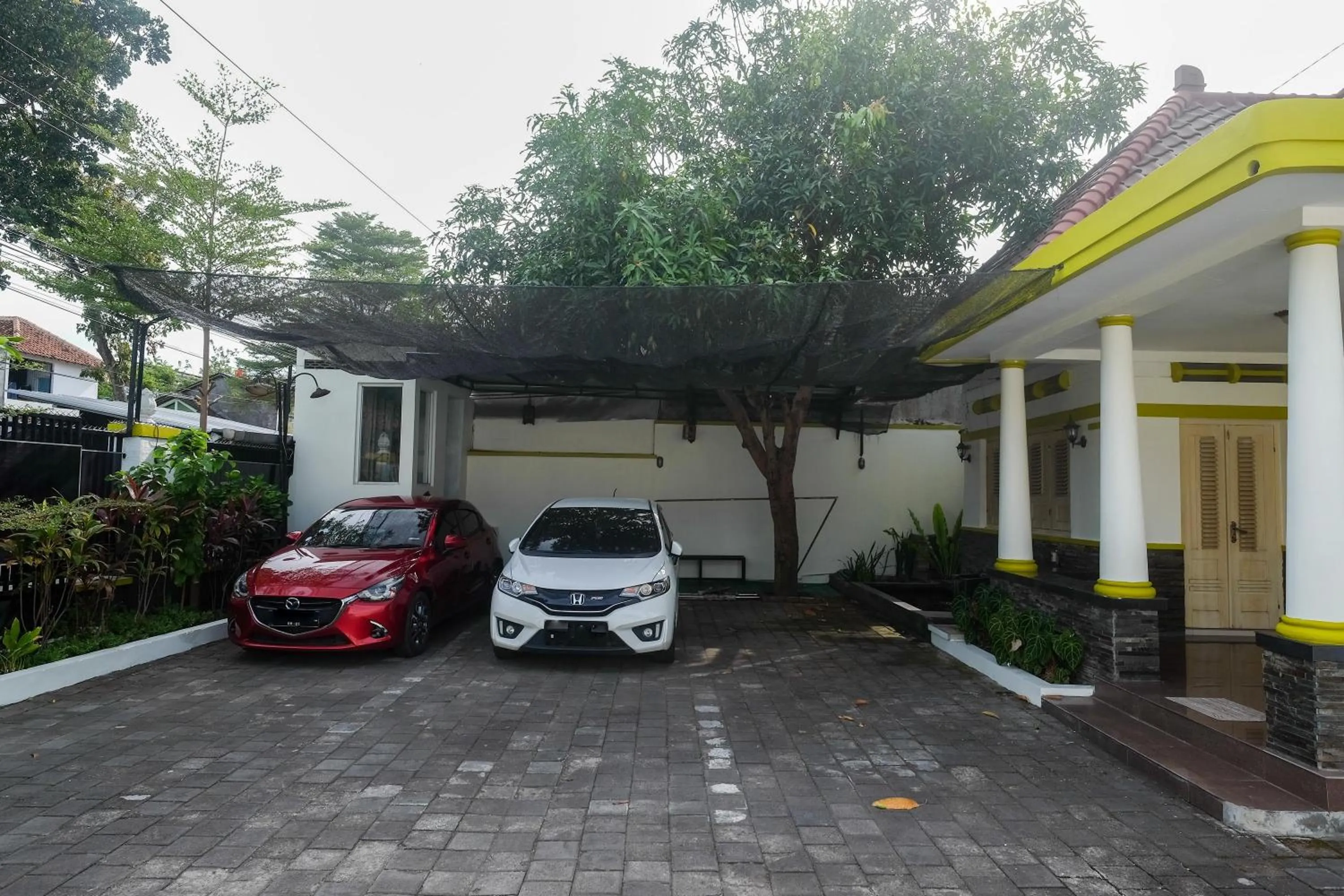 Parking in Urbanview Syariah Kadarman Home Laweyan by RedDoorz