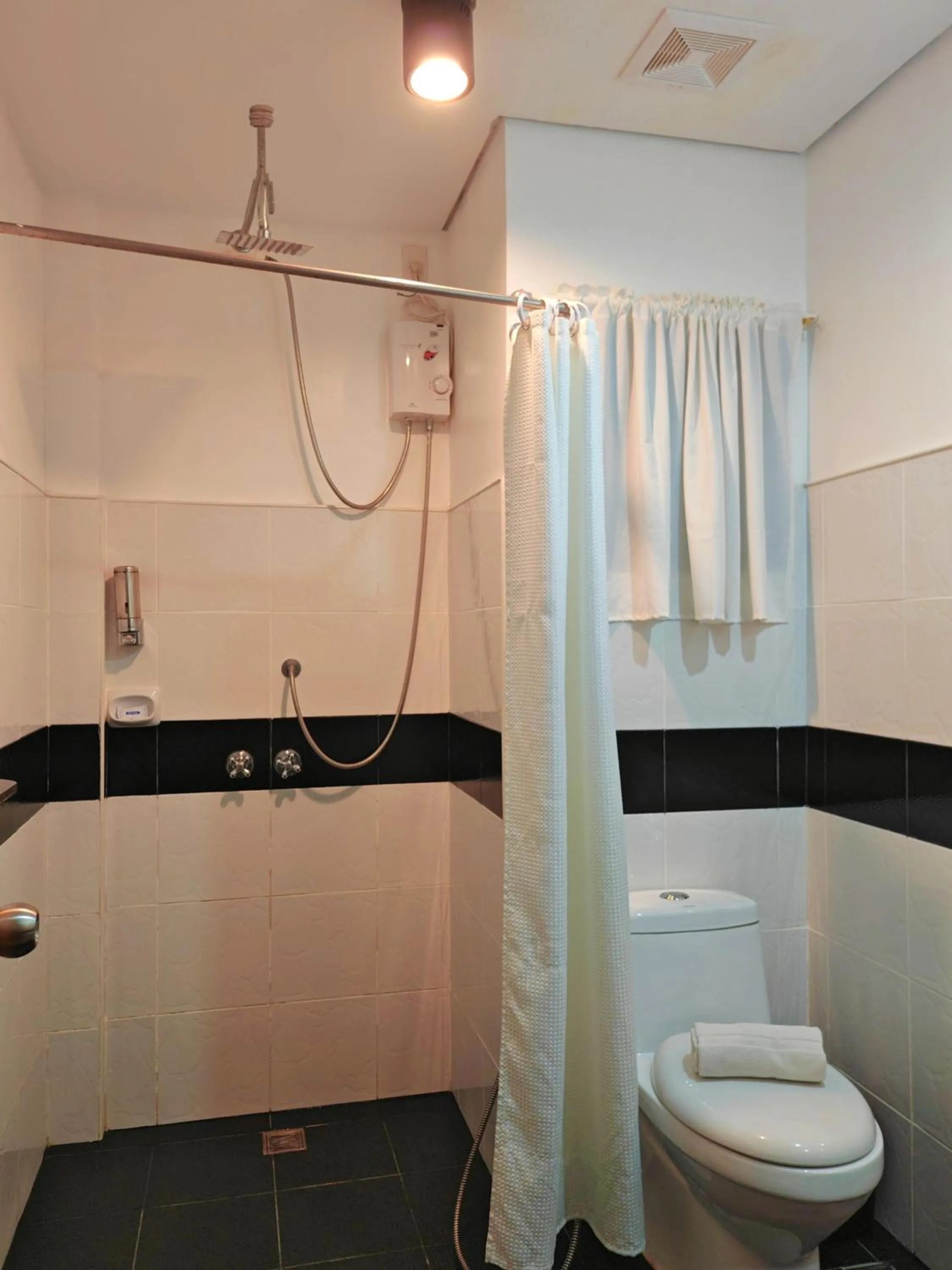 Bathroom in Cocoloco Beach Resort