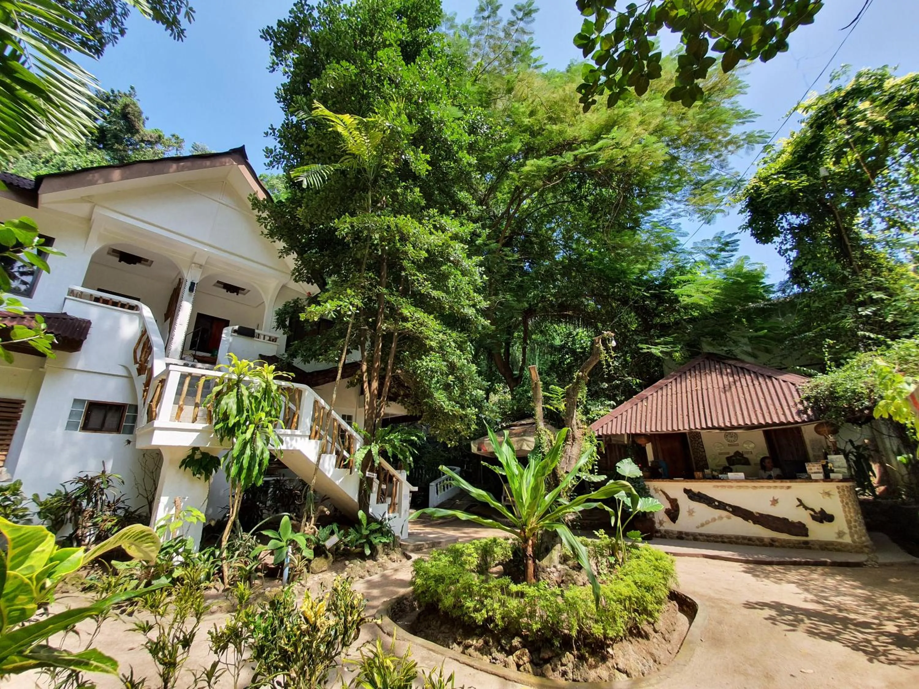 Property building in Cocoloco Beach Resort