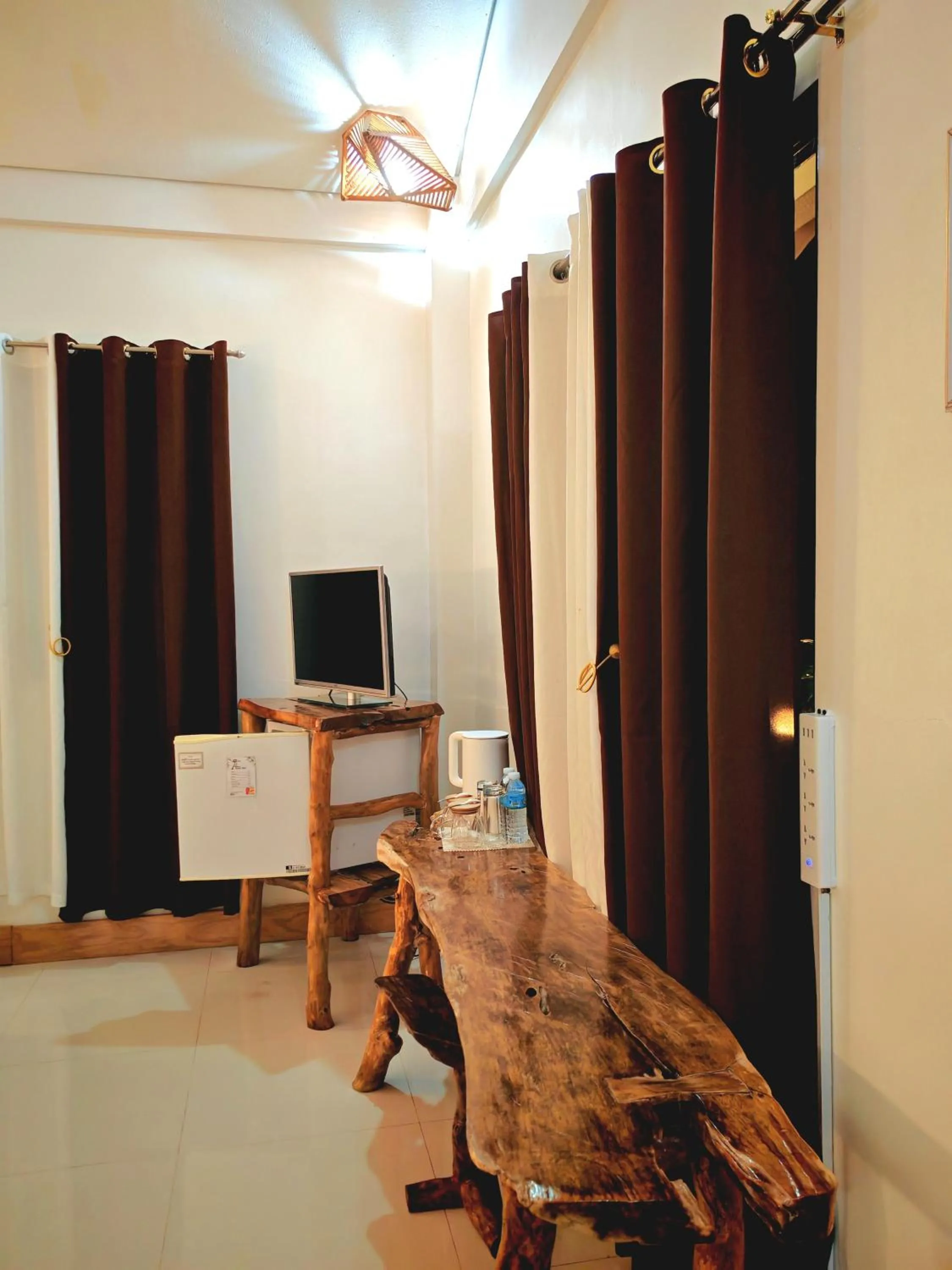 Communal lounge/ TV room in Cocoloco Beach Resort