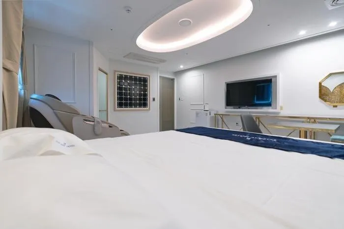 The Bay Hotel and Pool Villa