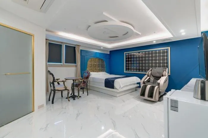 The Bay Hotel and Pool Villa