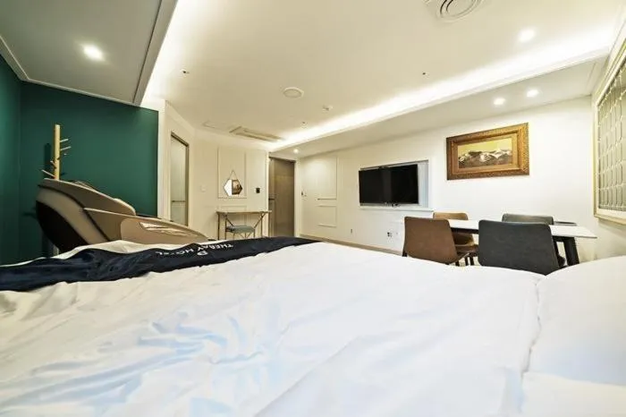 The Bay Hotel and Pool Villa