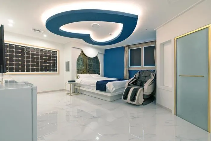 The Bay Hotel and Pool Villa