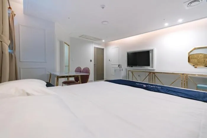 The Bay Hotel and Pool Villa