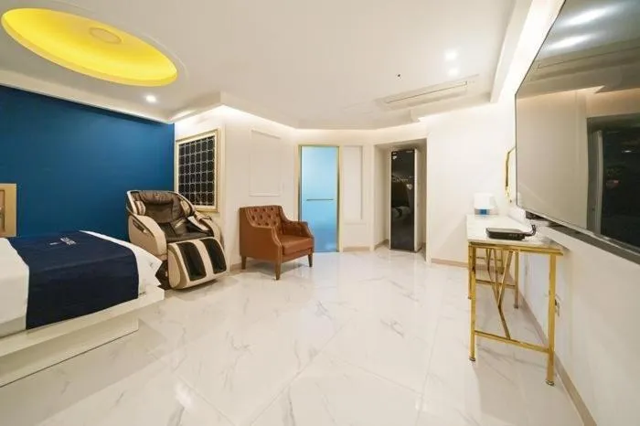 The Bay Hotel and Pool Villa