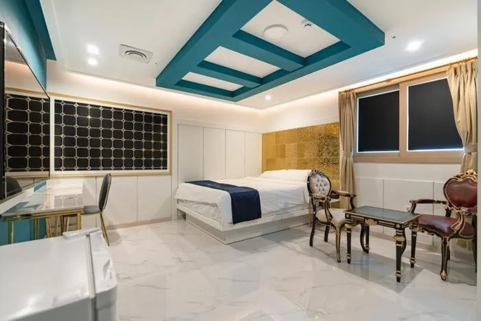 The Bay Hotel and Pool Villa