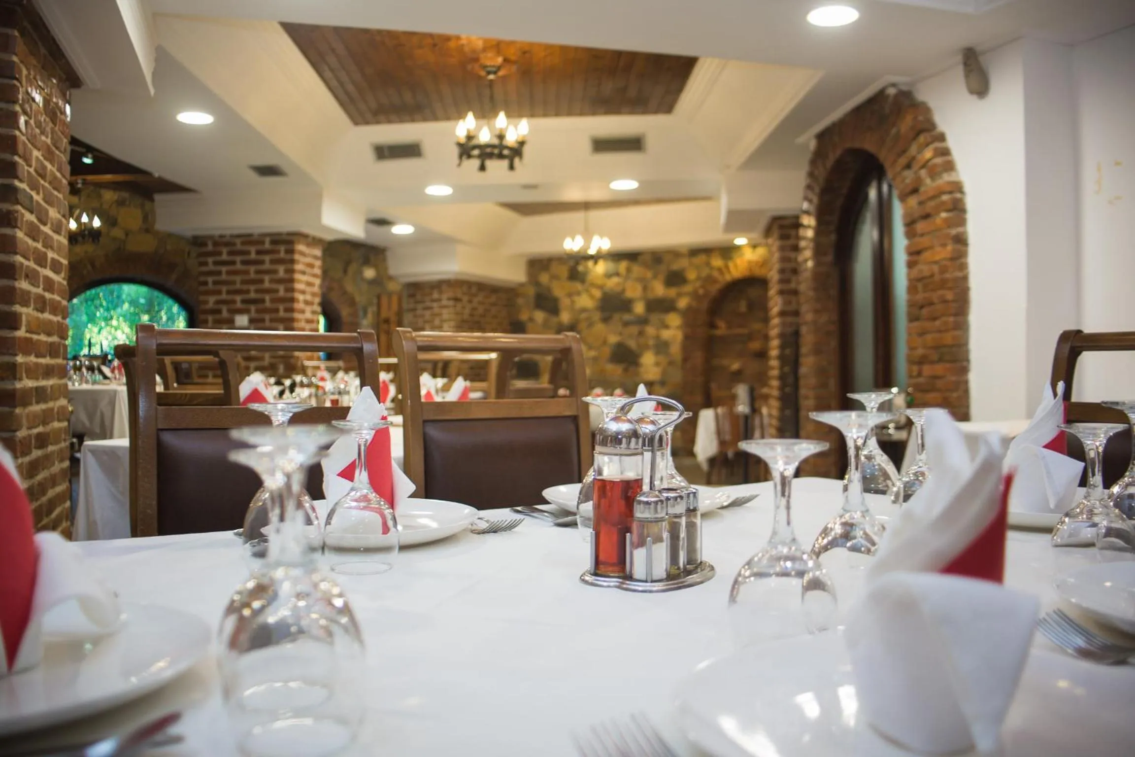 Restaurant/places to eat in Hotel Livia