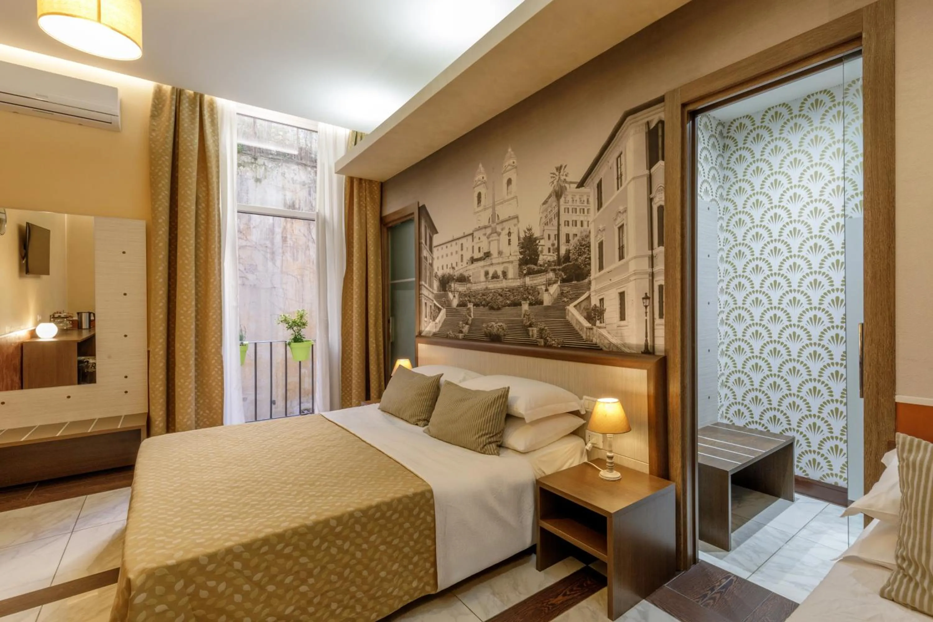 Photo of the whole room, Bed in Corso Grand Suite