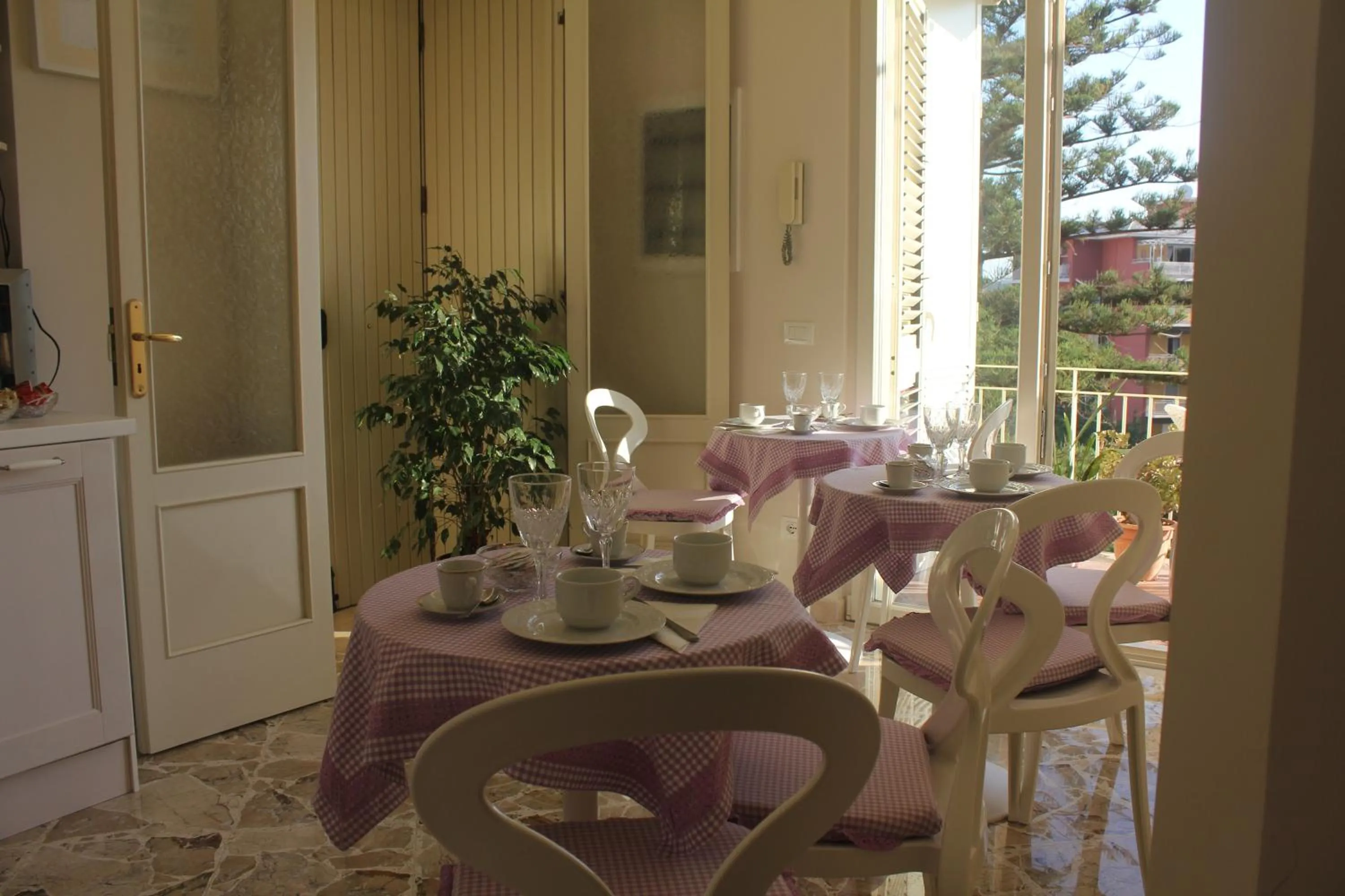 Restaurant/places to eat in B&B Il Giglio Bianco