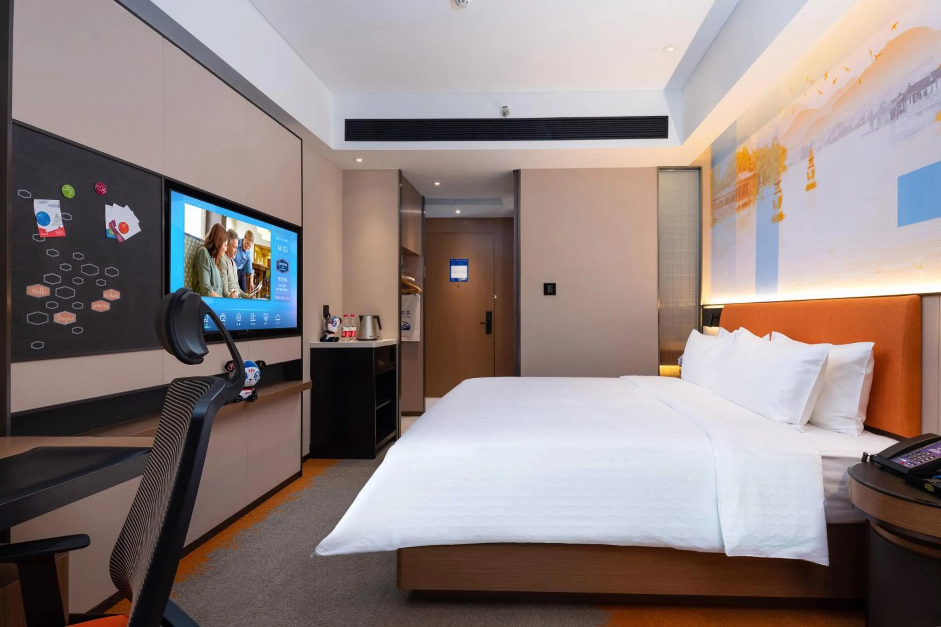 Photo of the whole room, Bed in Hampton by Hilton Hangzhou West Lake