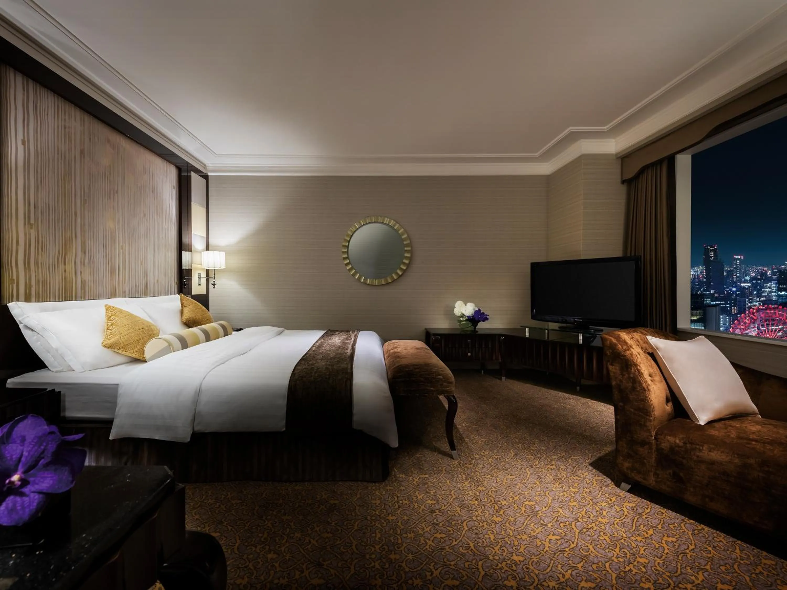 Bed in Hotel Hankyu International