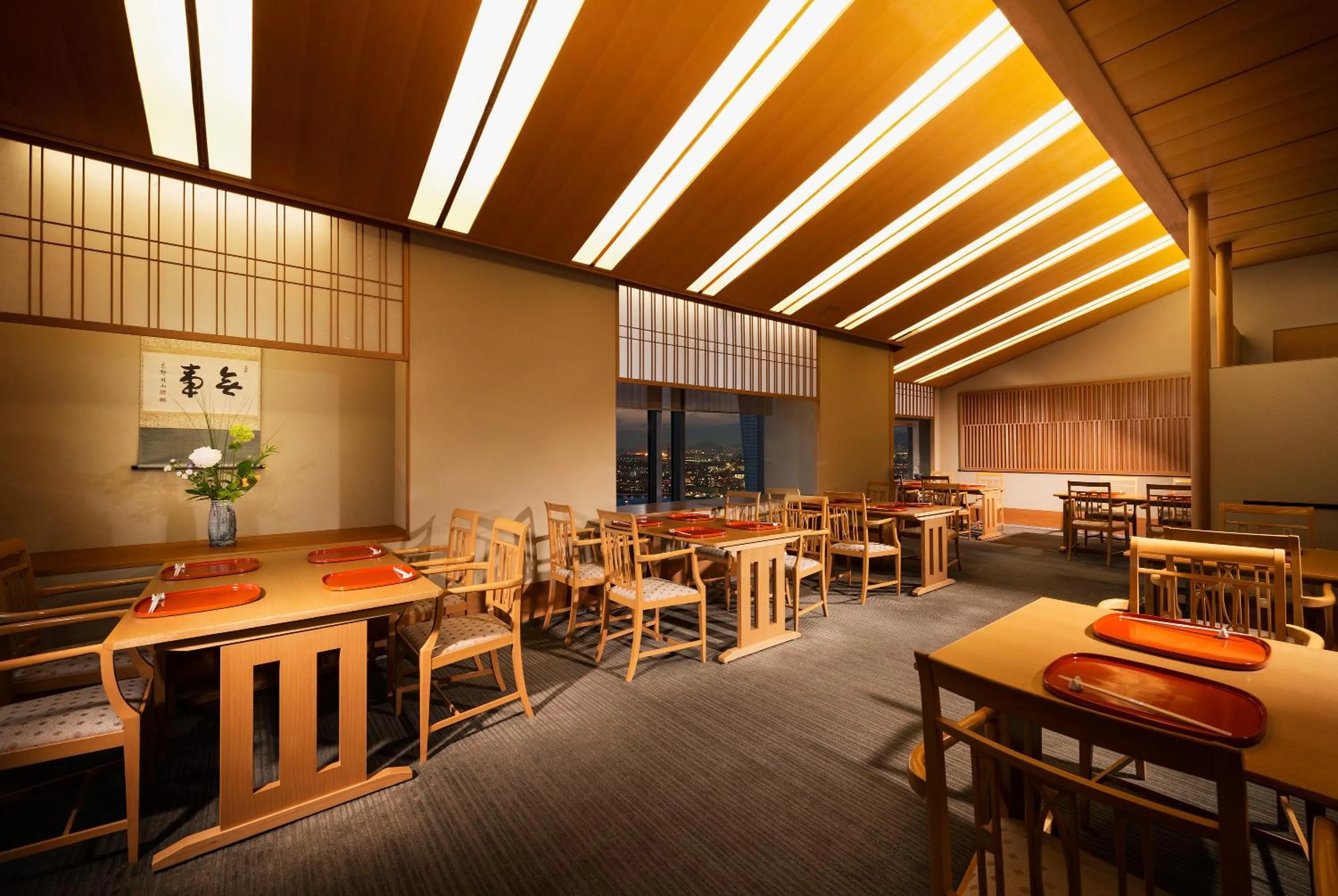 Restaurant/places to eat in Hotel Hankyu International