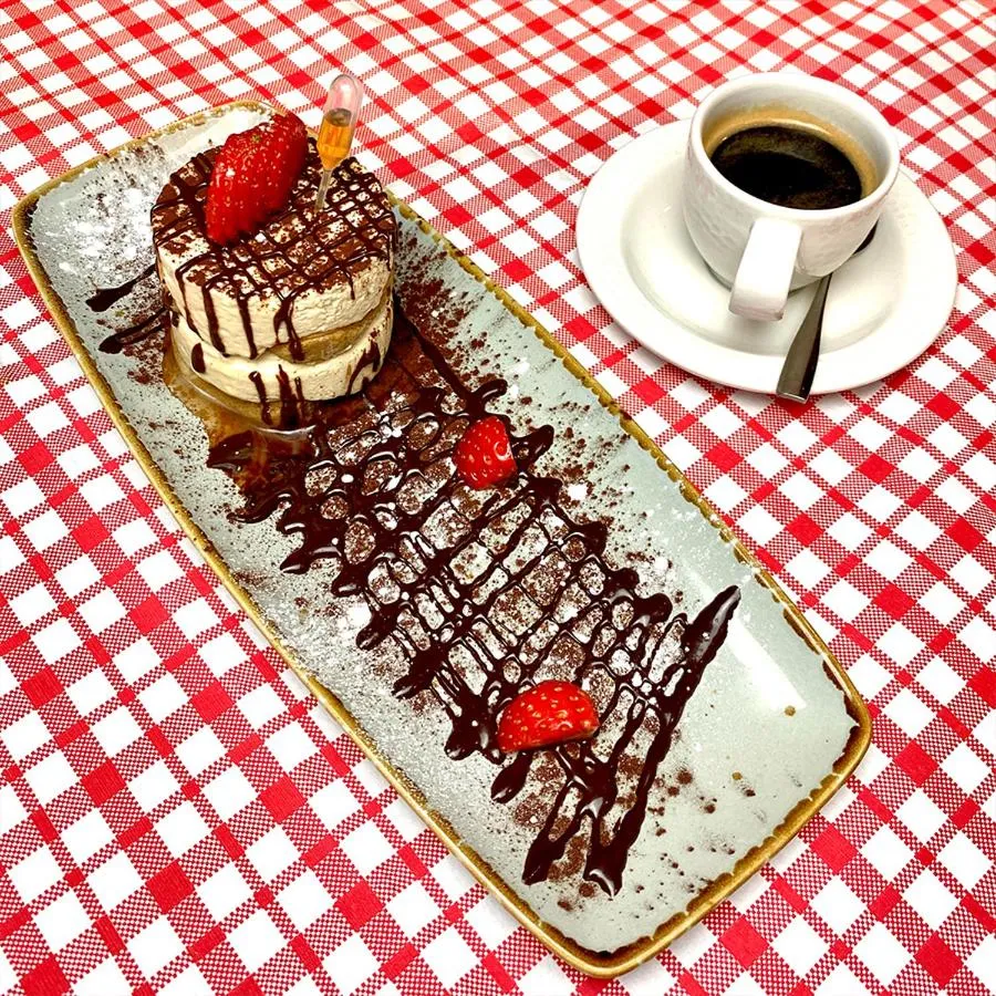 Restaurant/places to eat in Harbour Heights Hotel