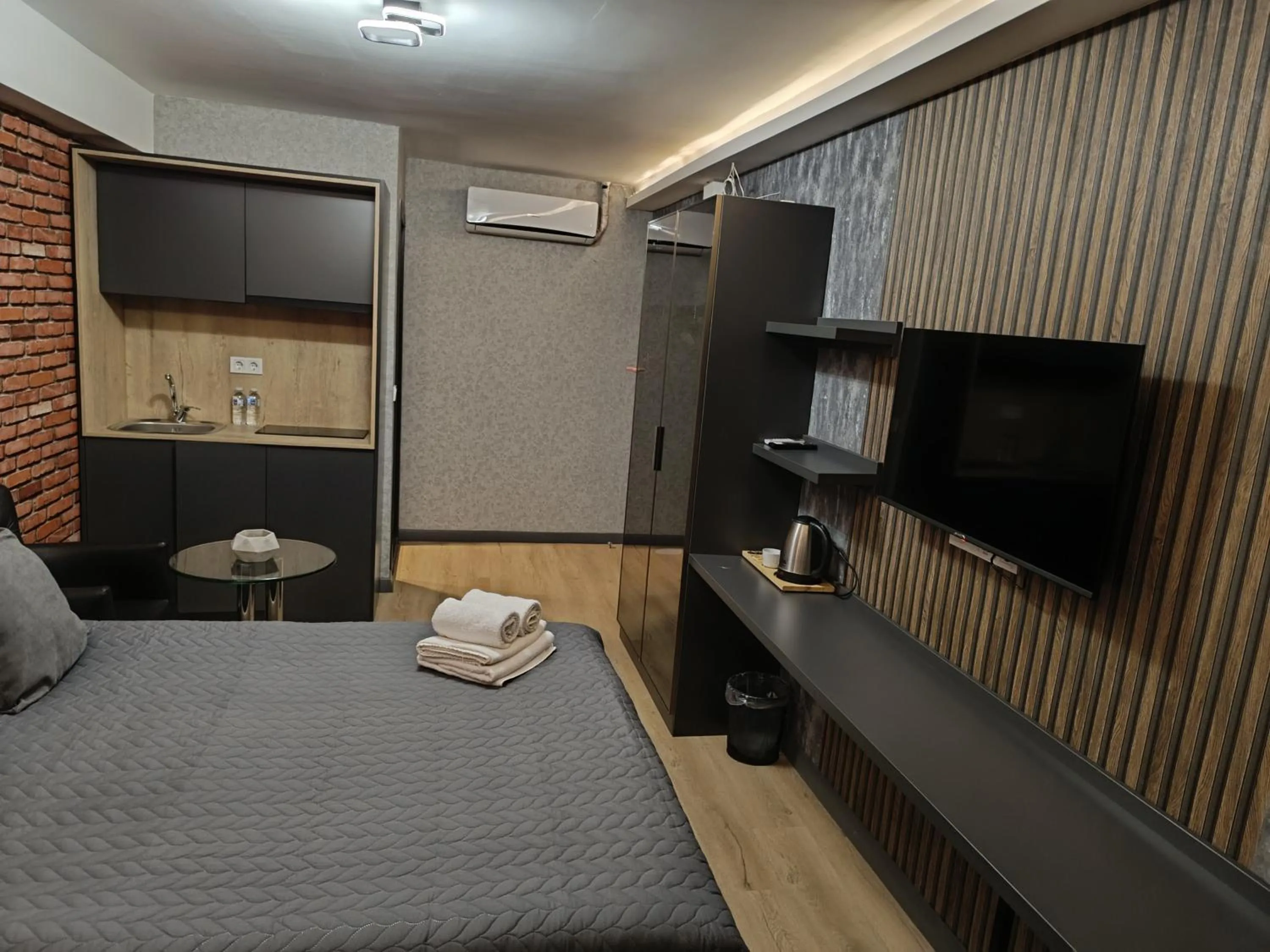 Bed in Nomad Hub Istanbul Residence