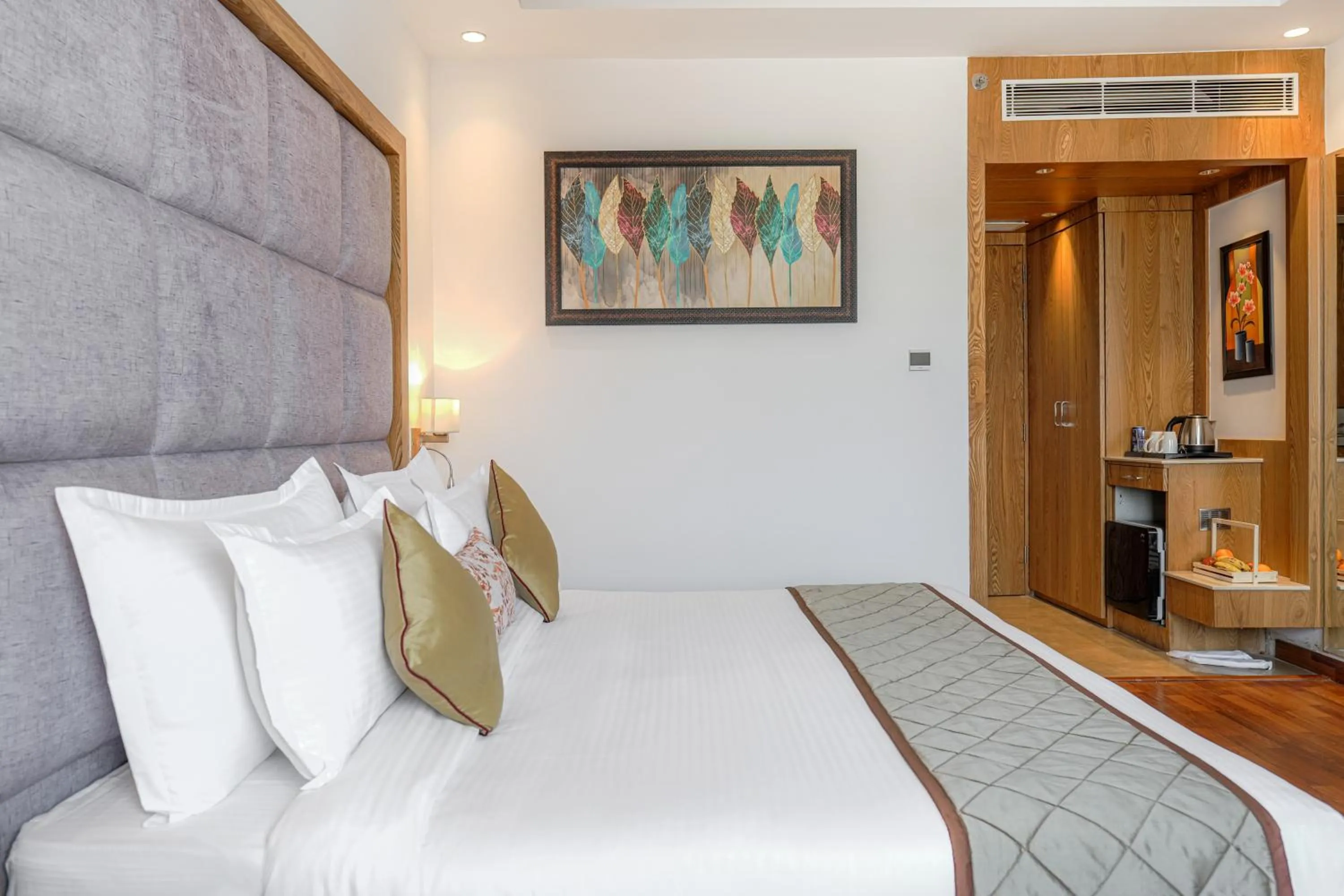 Bed in Quality Inn Elite Levelup Boutique