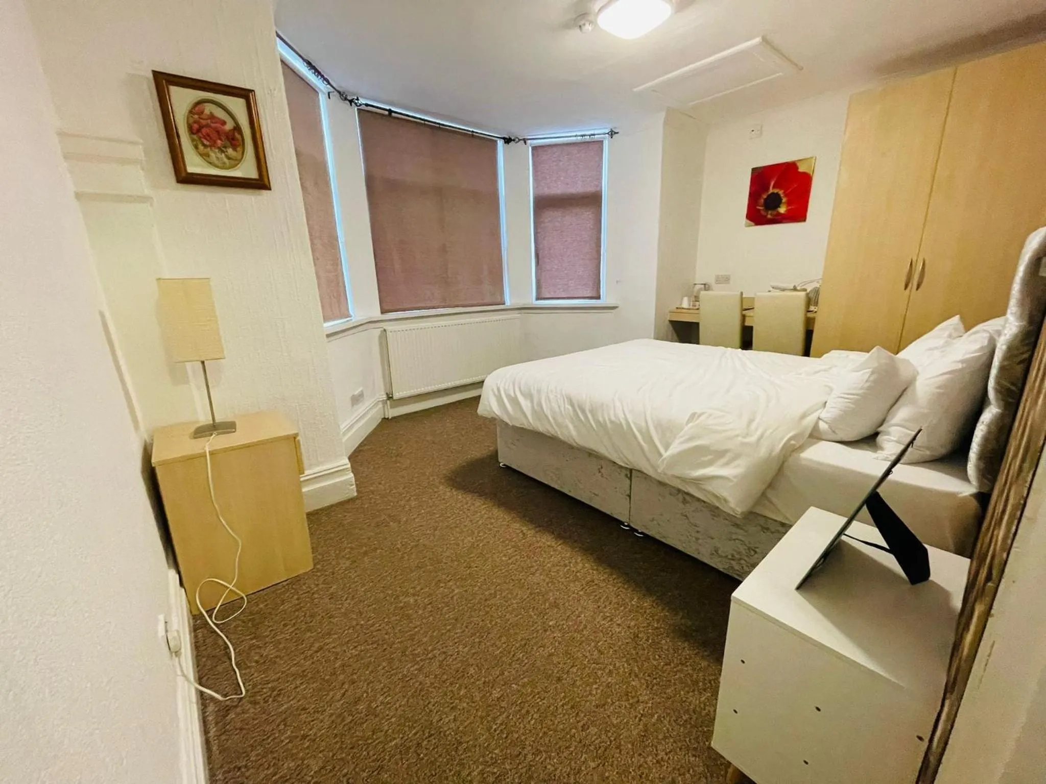 Bedroom in Star Hotel, South Leicester