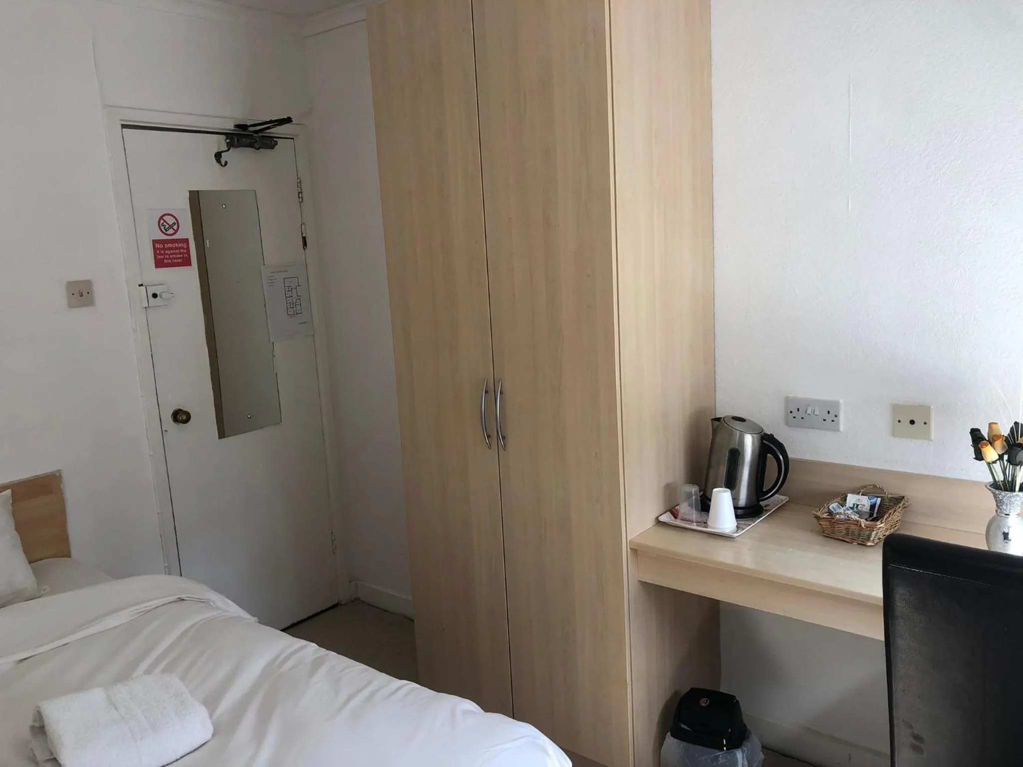 Bedroom in Star Hotel, South Leicester