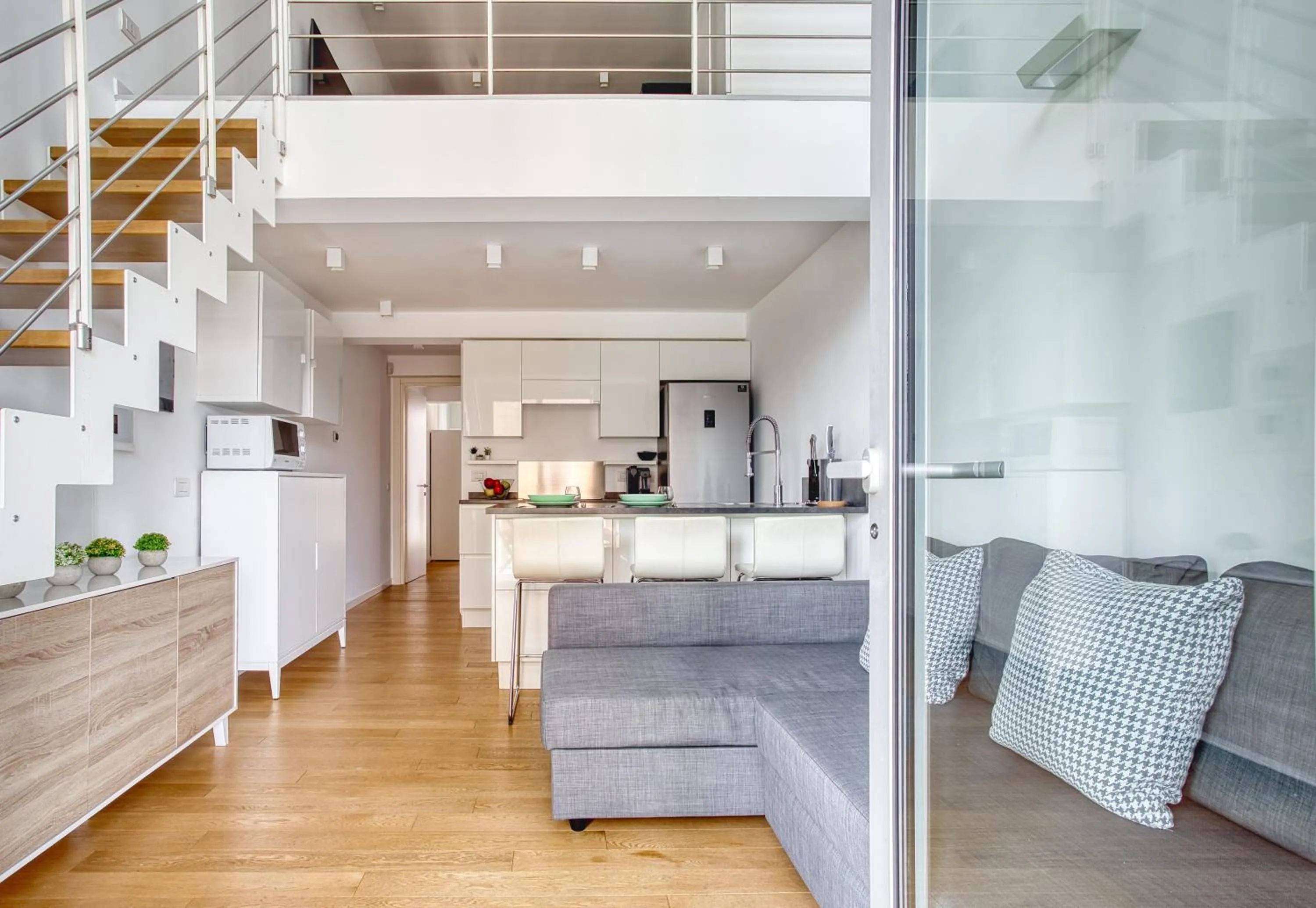 Just Urban Stays - Stylish Duplex with Terrace - 10 min Porta Romana