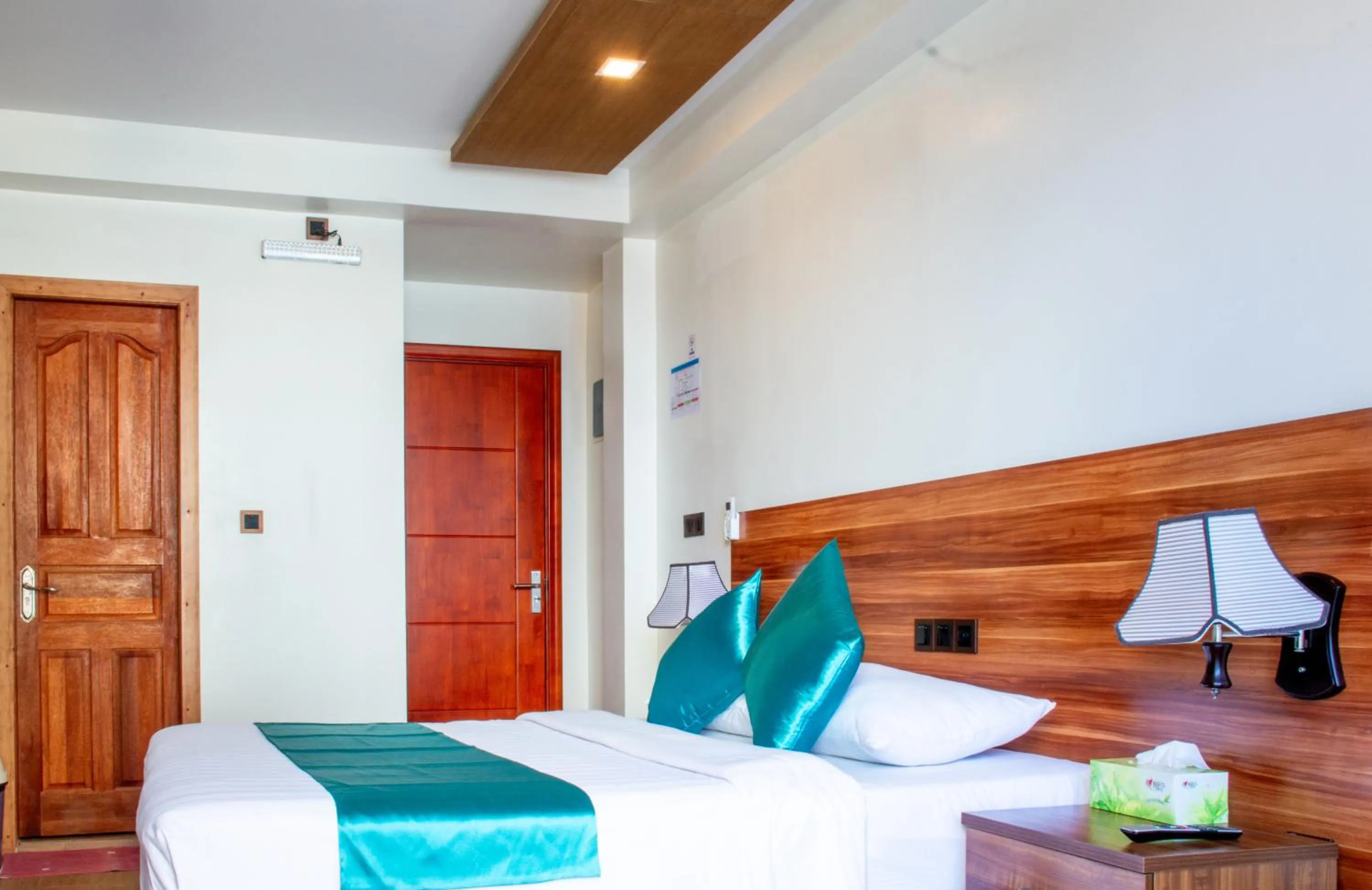 wardrobe, Bed in Maaniya Palace