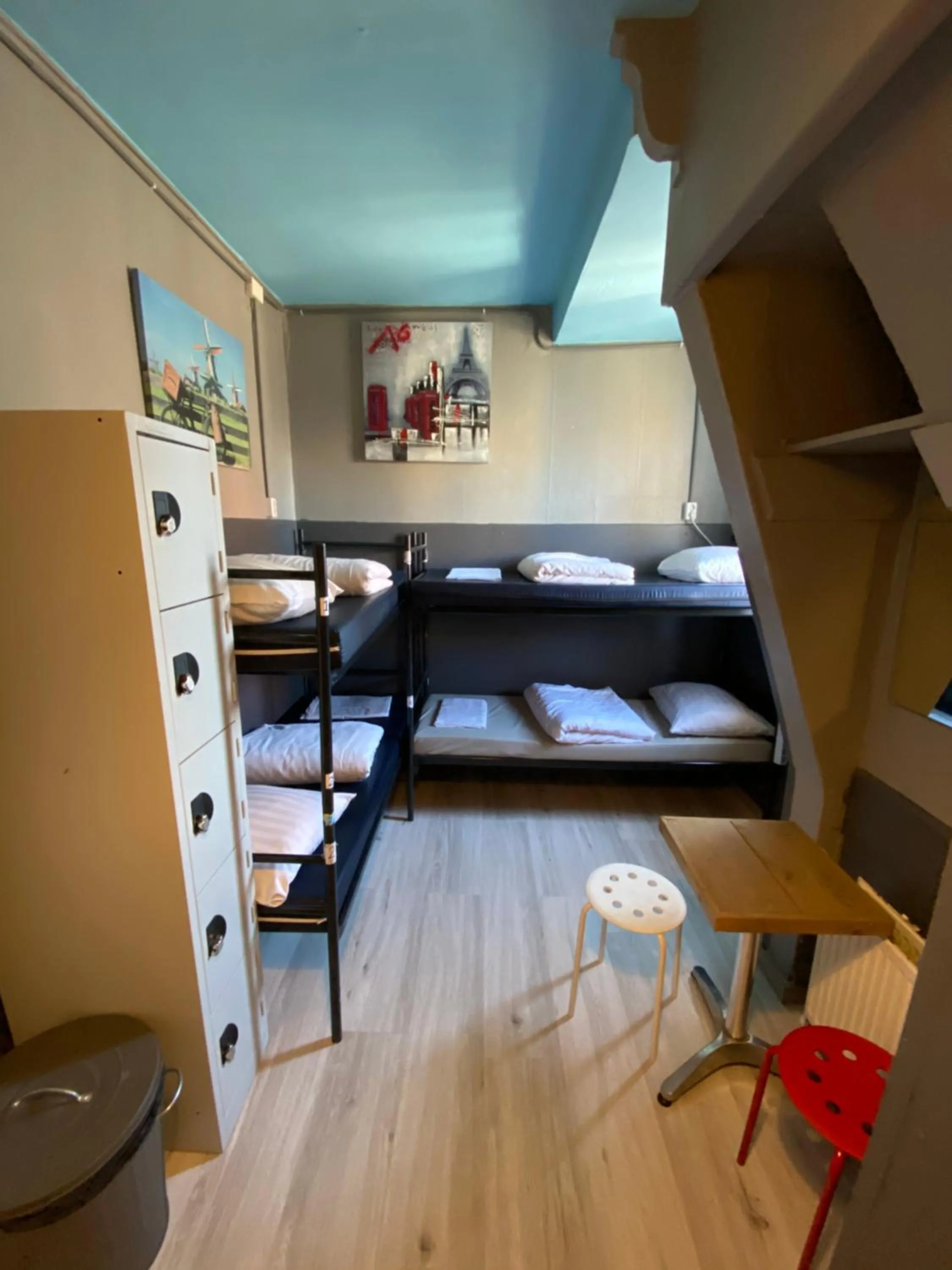 bunk bed in Hostel Cosmos Amsterdam