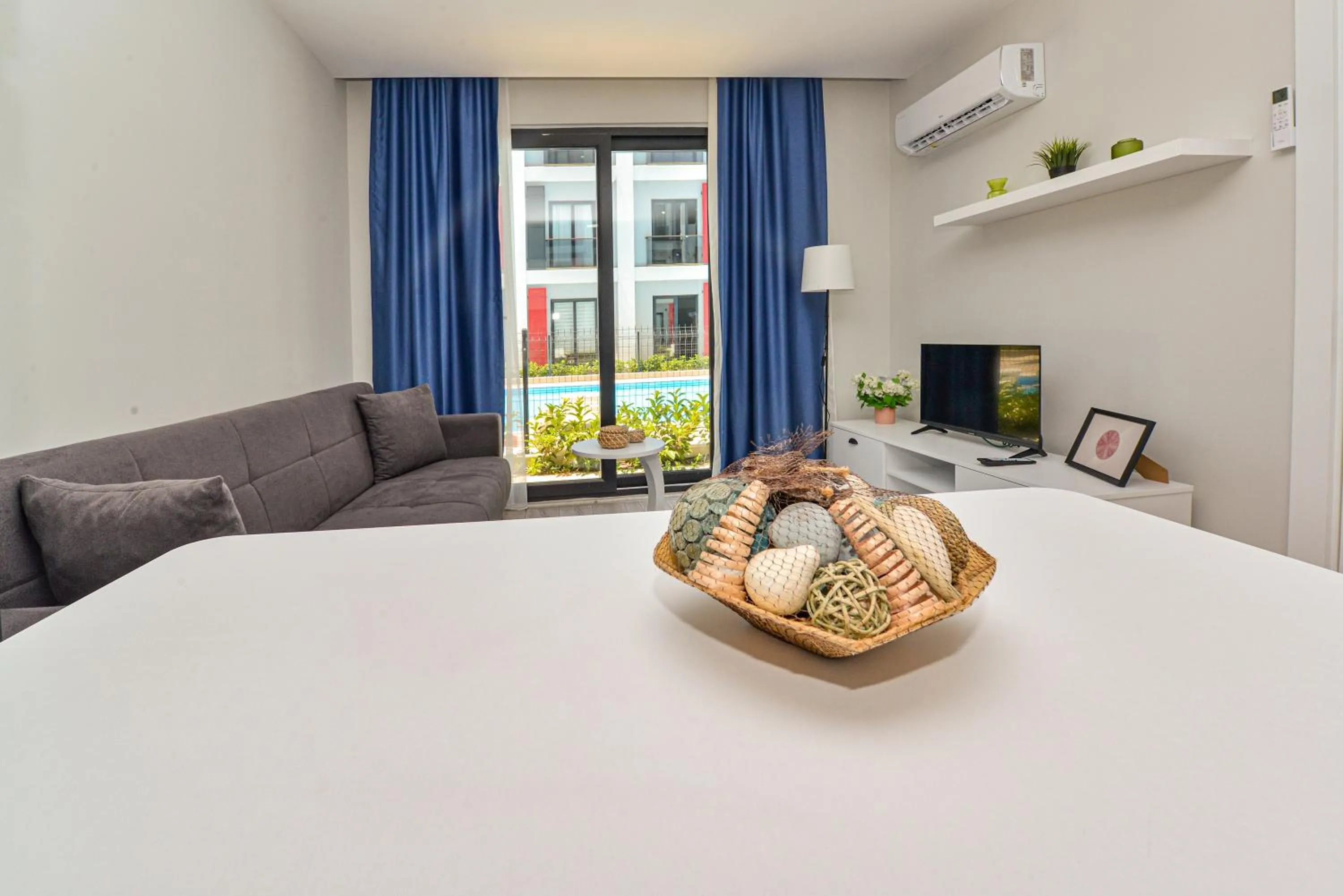 TV and multimedia in C Suites Antalia Airport