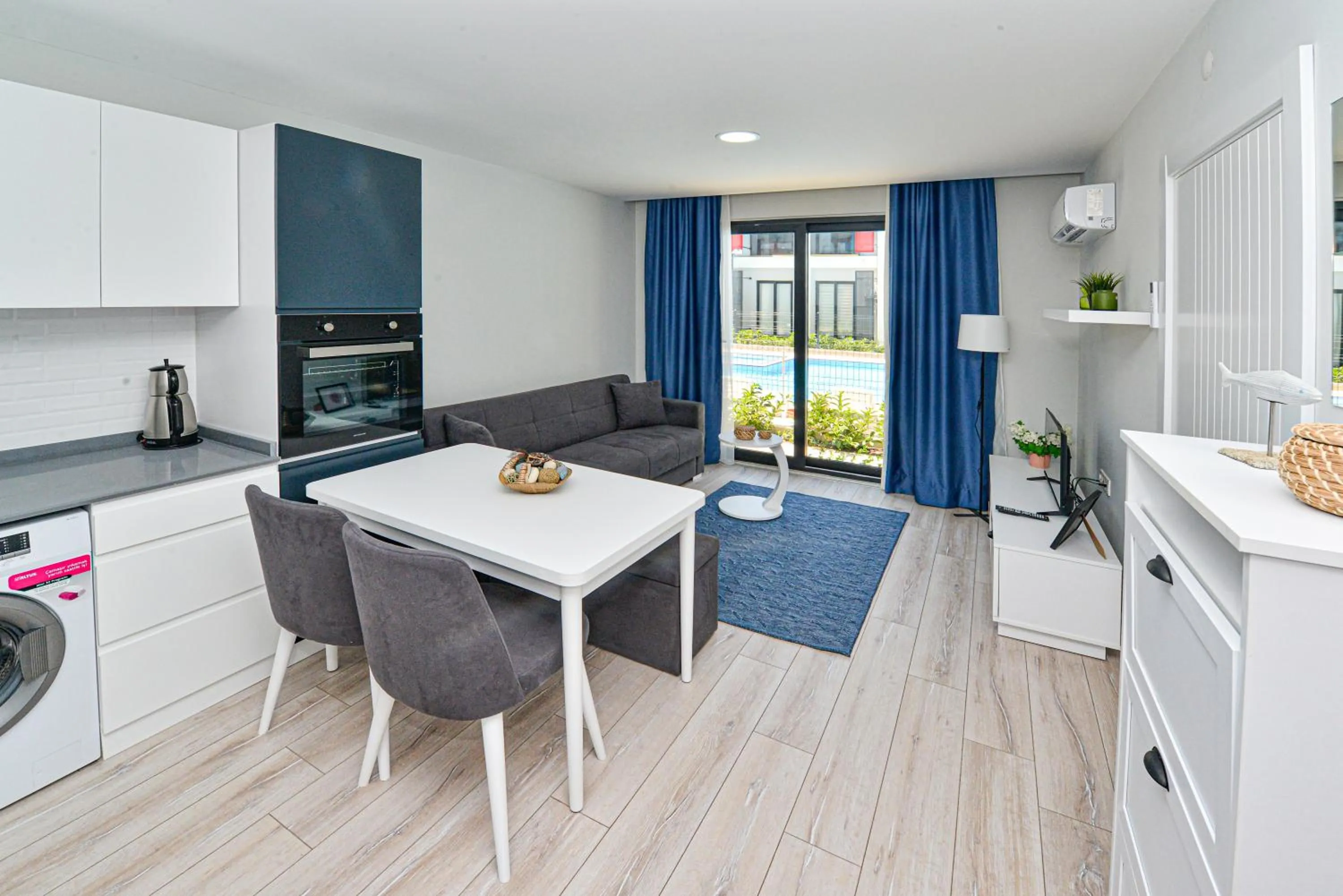 Kitchen or kitchenette in C Suites Antalia Airport