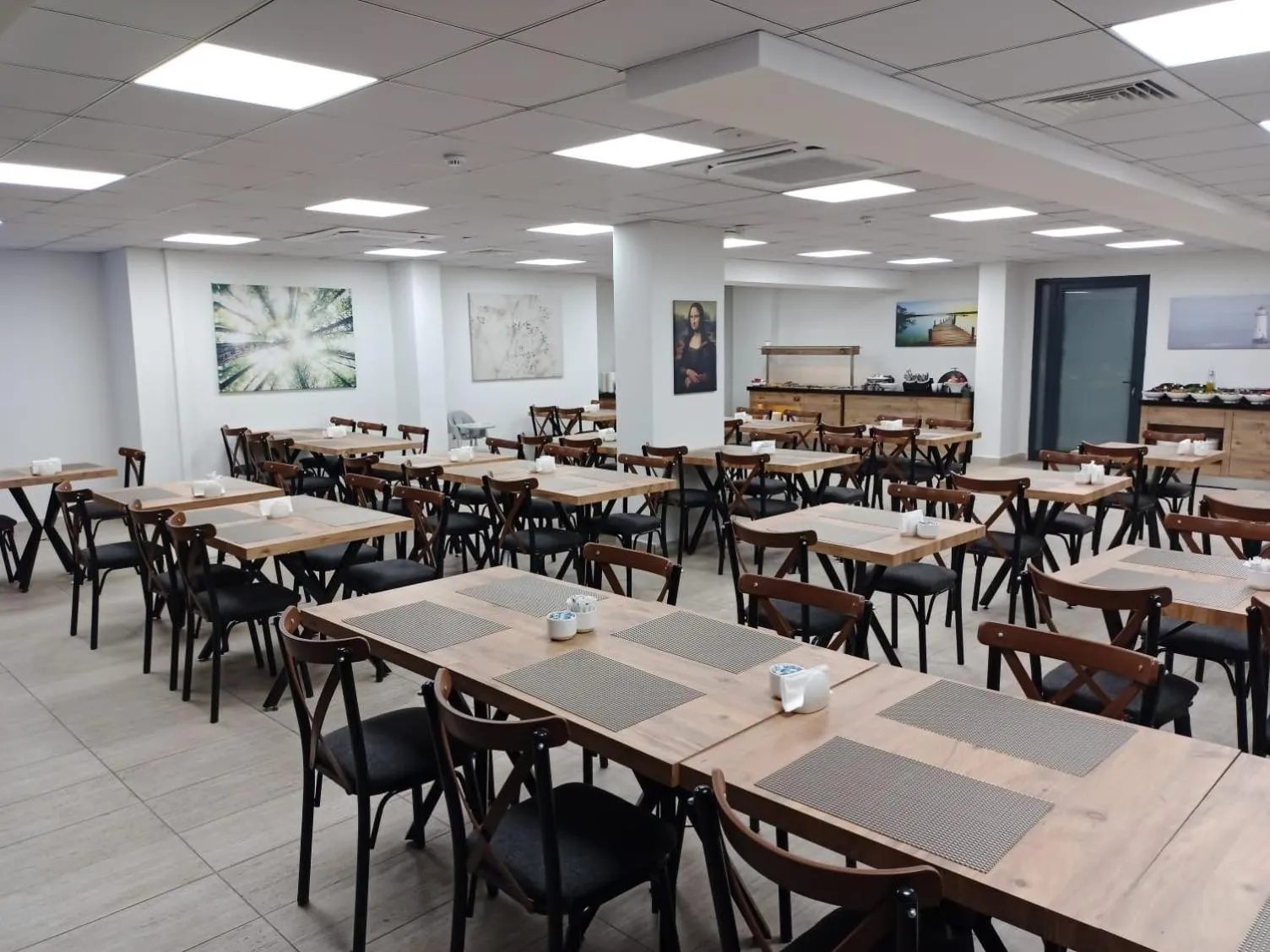 Restaurant/places to eat in C Suites Antalia Airport