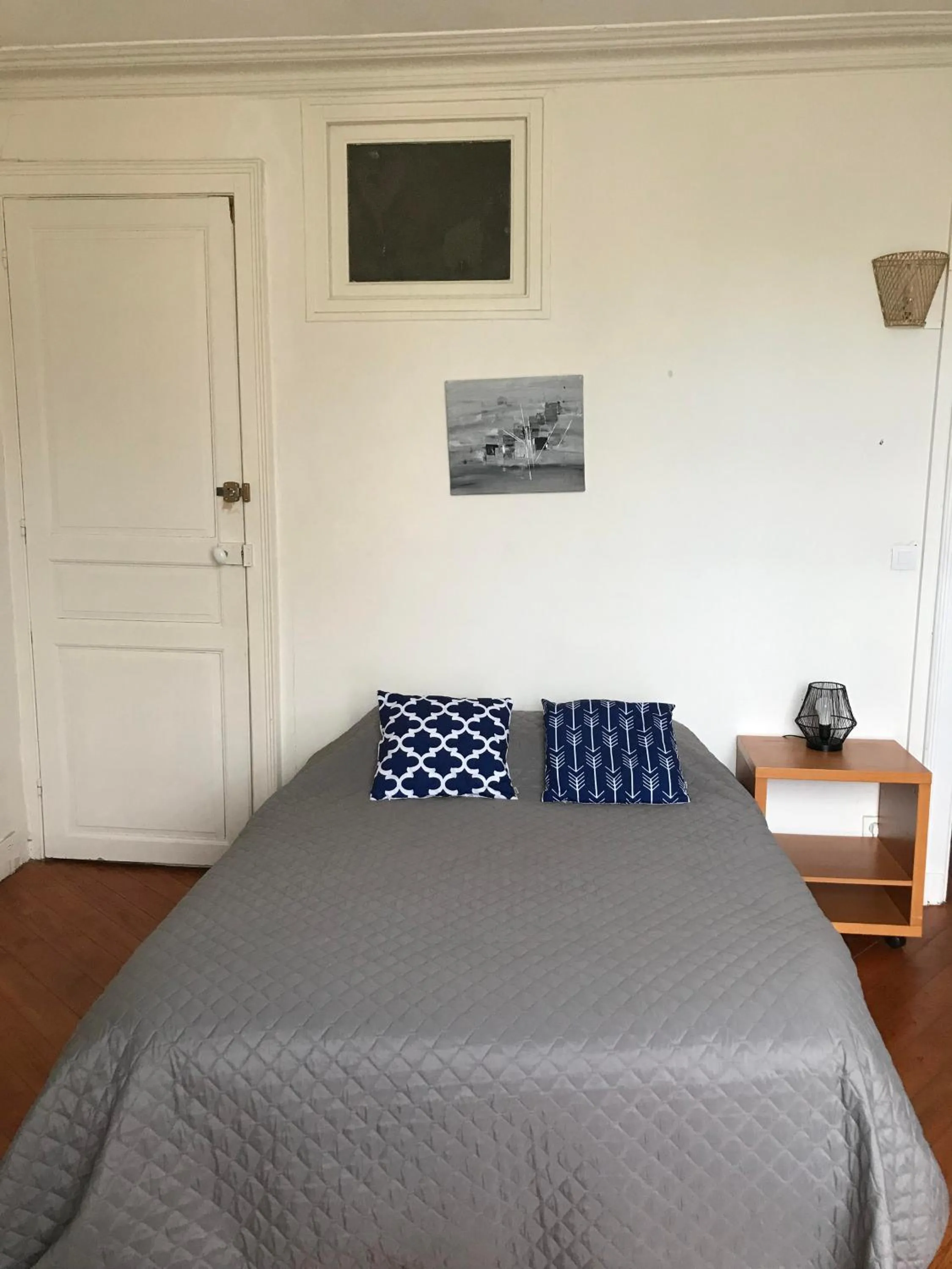 Double Room with Shared Bathroom in La maison de Mathilde