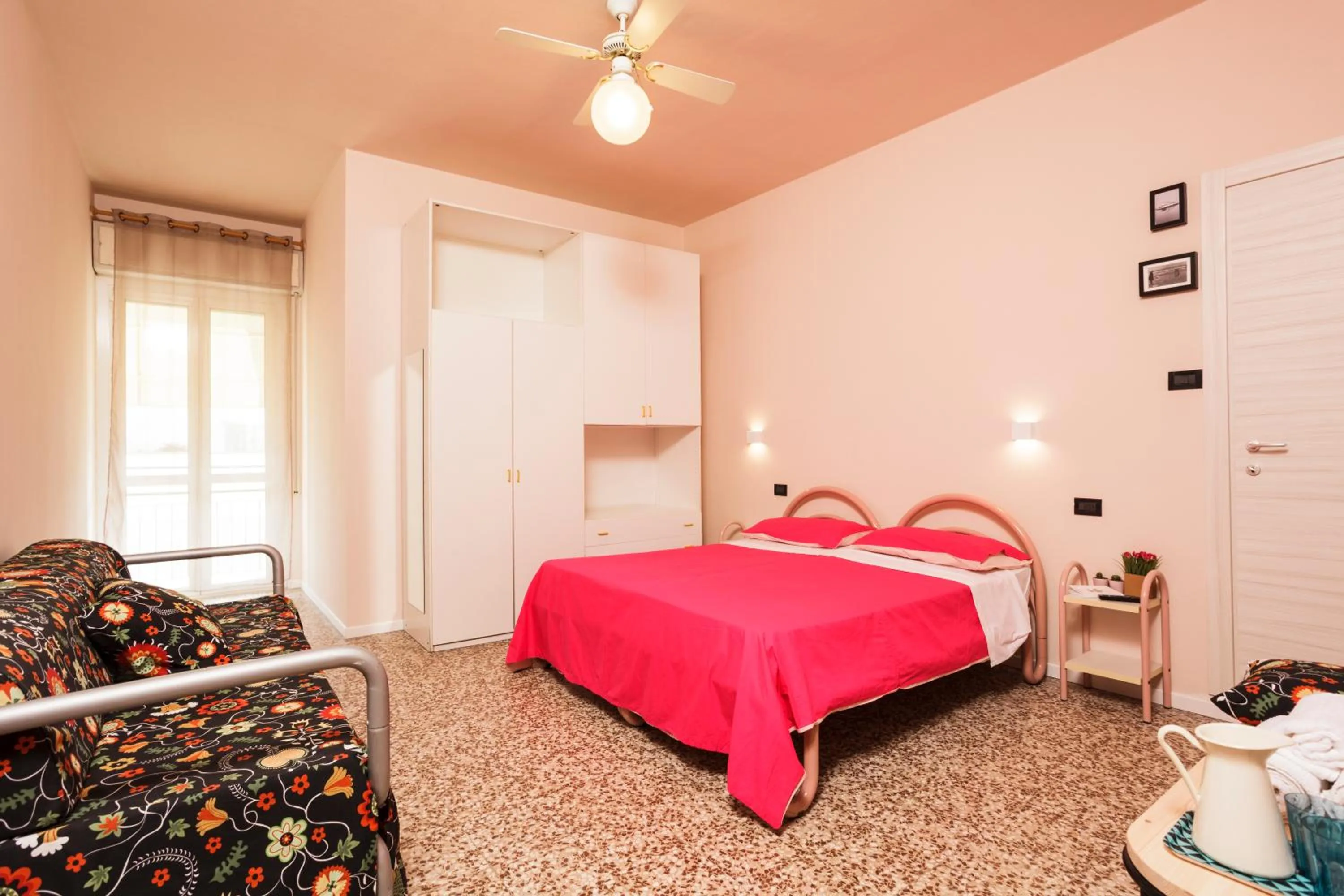 Photo of the whole room in Hotel Paris