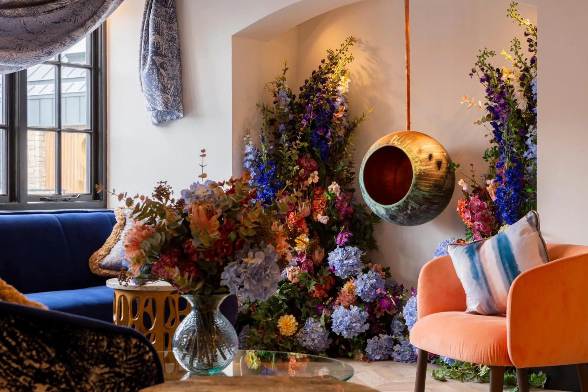 Seating area in Wainstones Hotel