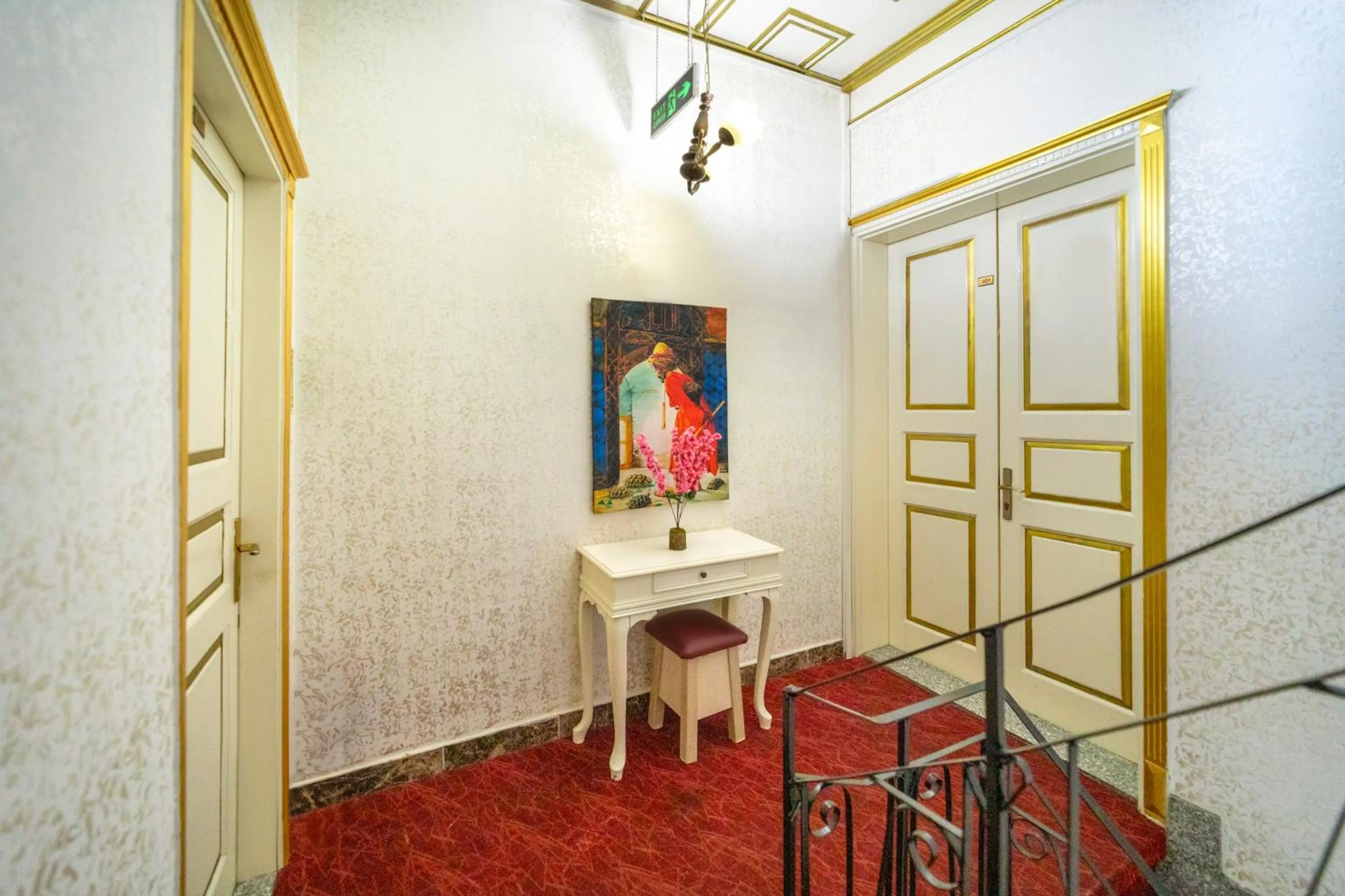 Decorative detail in Alhambra Apart Hotel